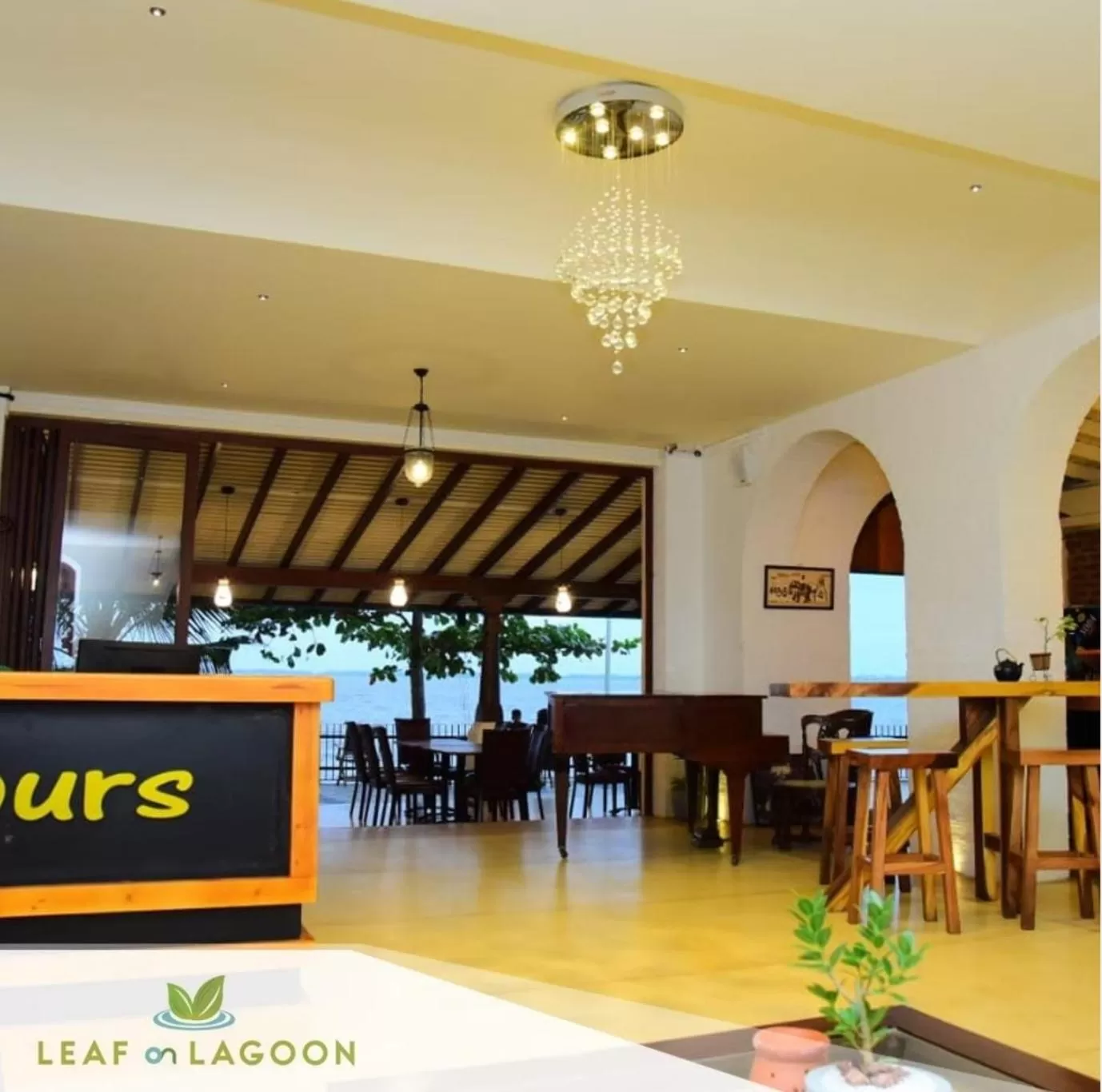 Lounge or bar, Restaurant/Places to Eat in Hotel Leaf on Lagoon