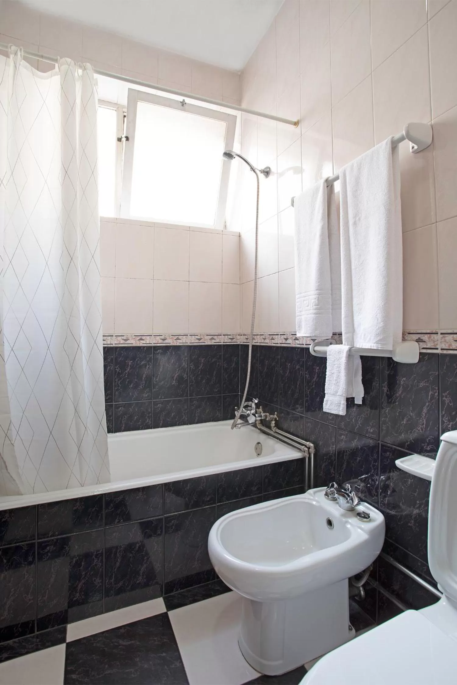 Shower, Bathroom in Porto Je T'aime - Solar São João