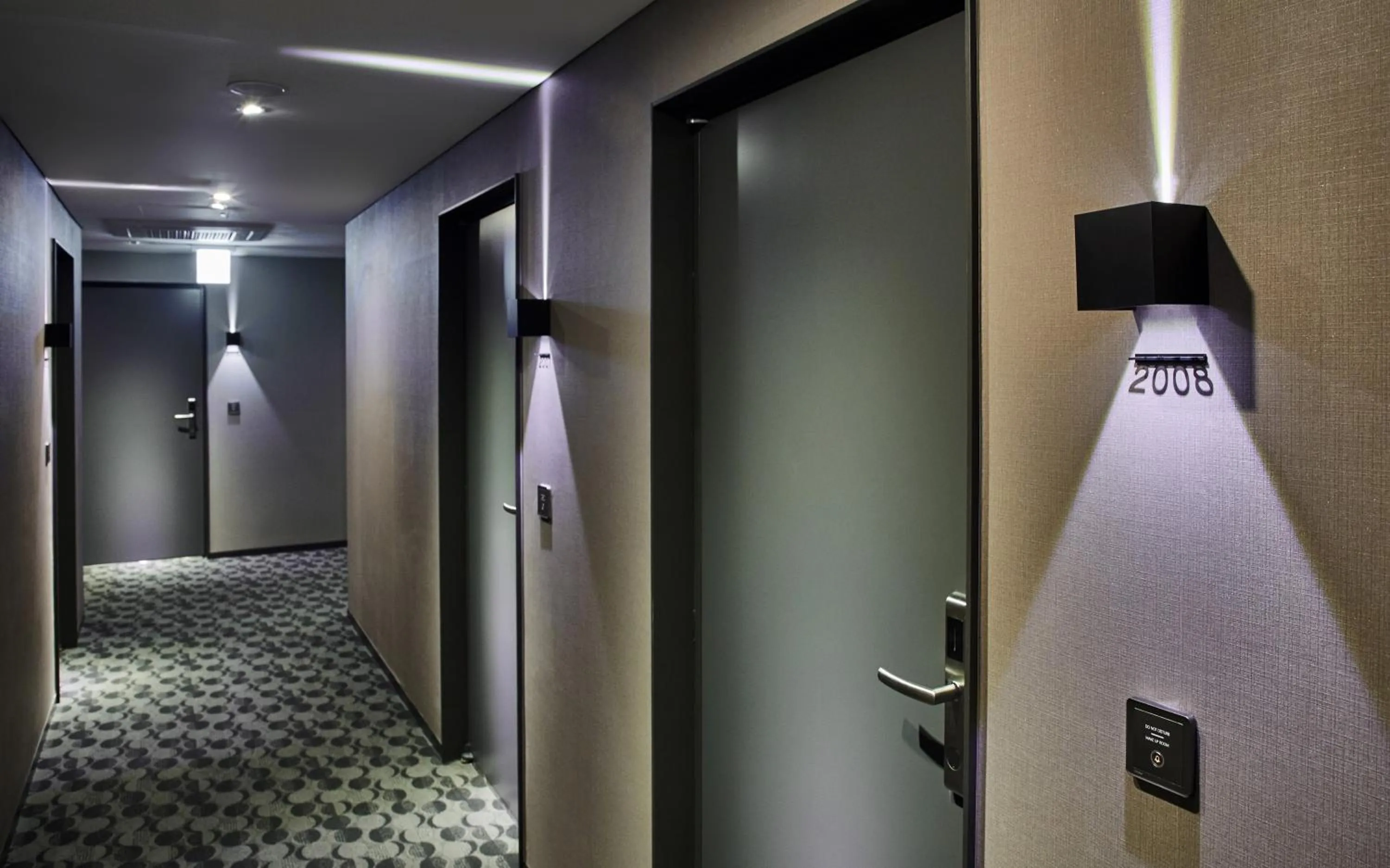 Property building, TV/Entertainment Center in hotel riverside