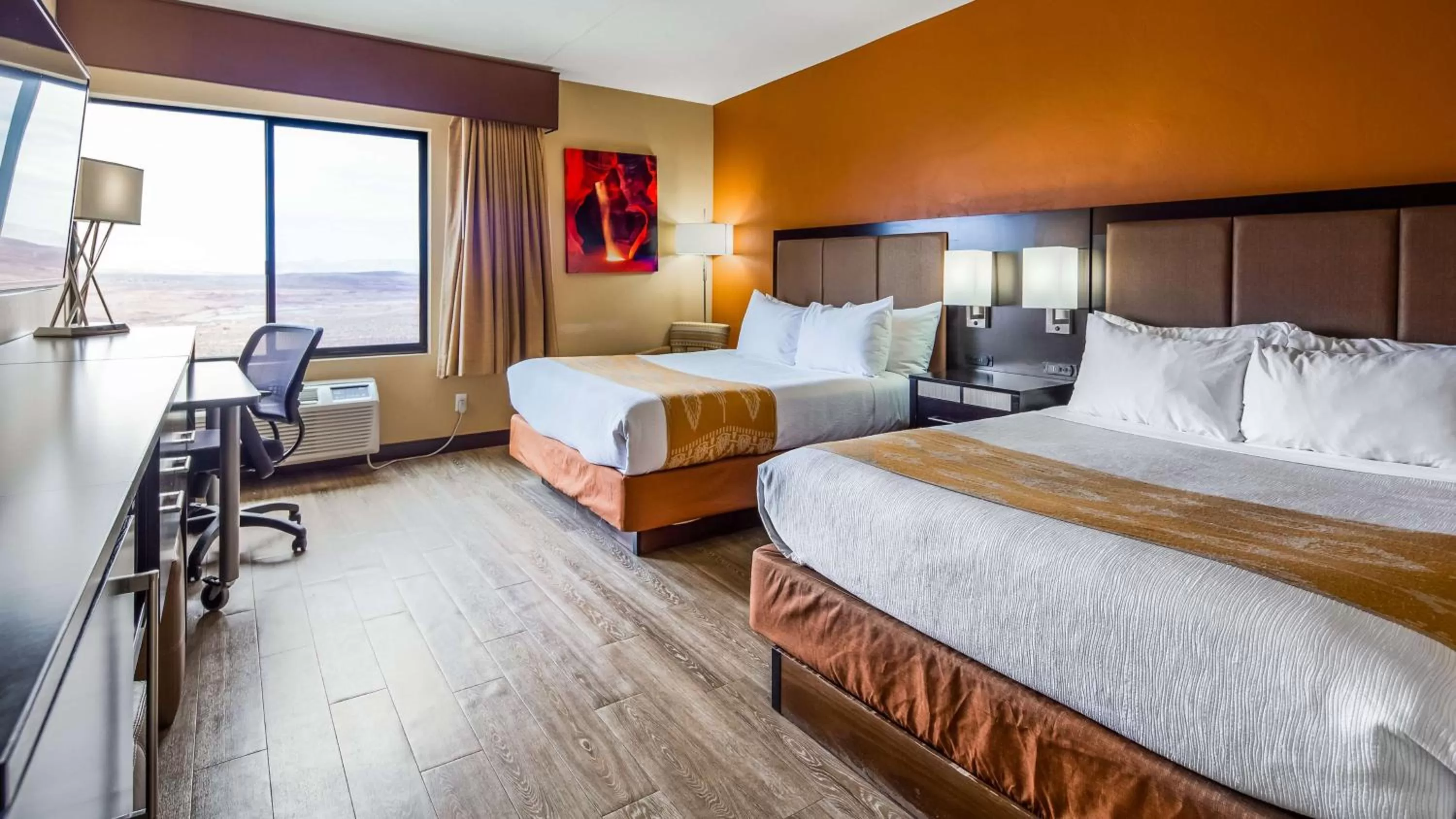 Photo of the whole room, Bed in Best Western View of Lake Powell Hotel