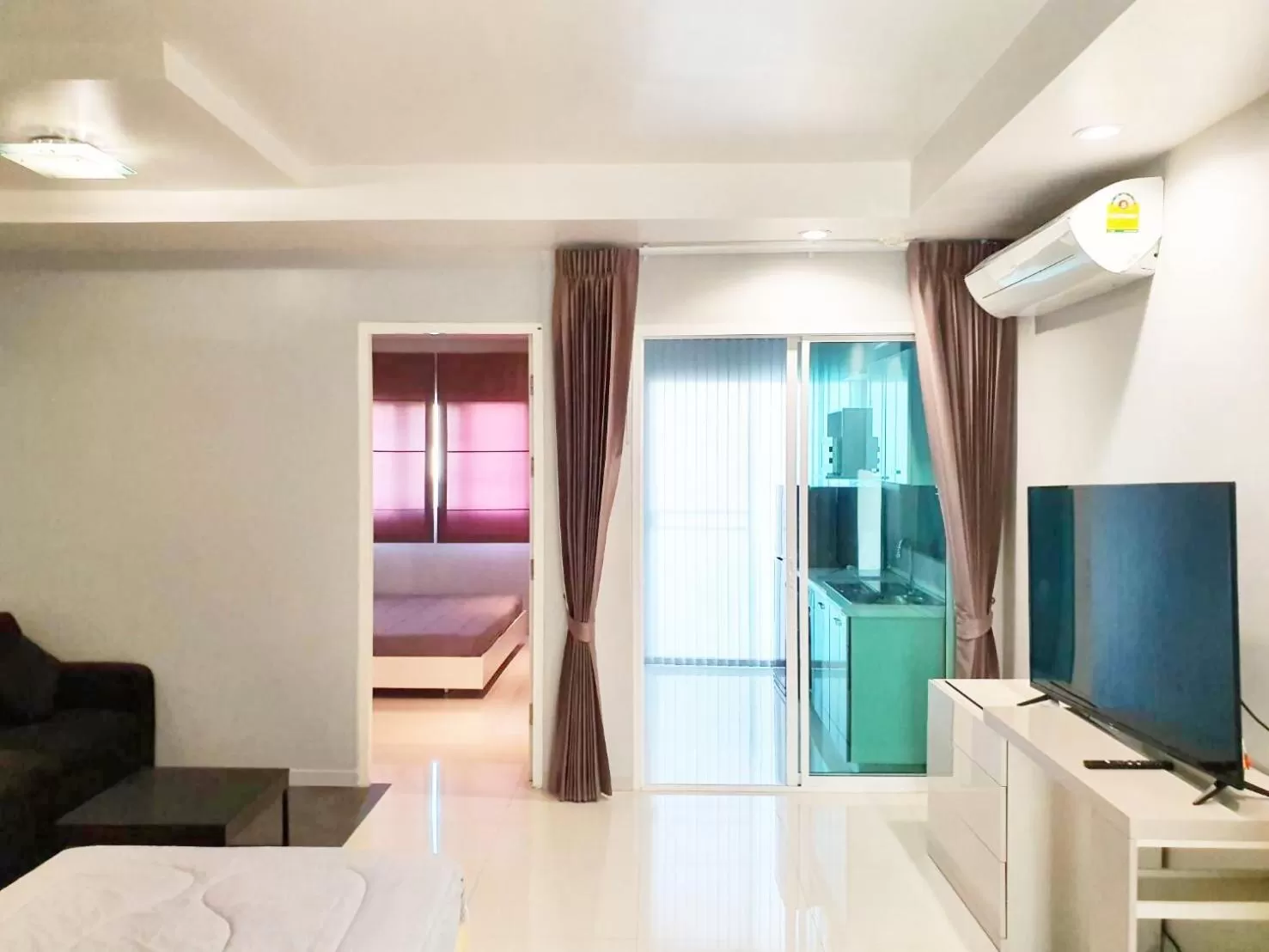 Bed in The Sriracha Residence