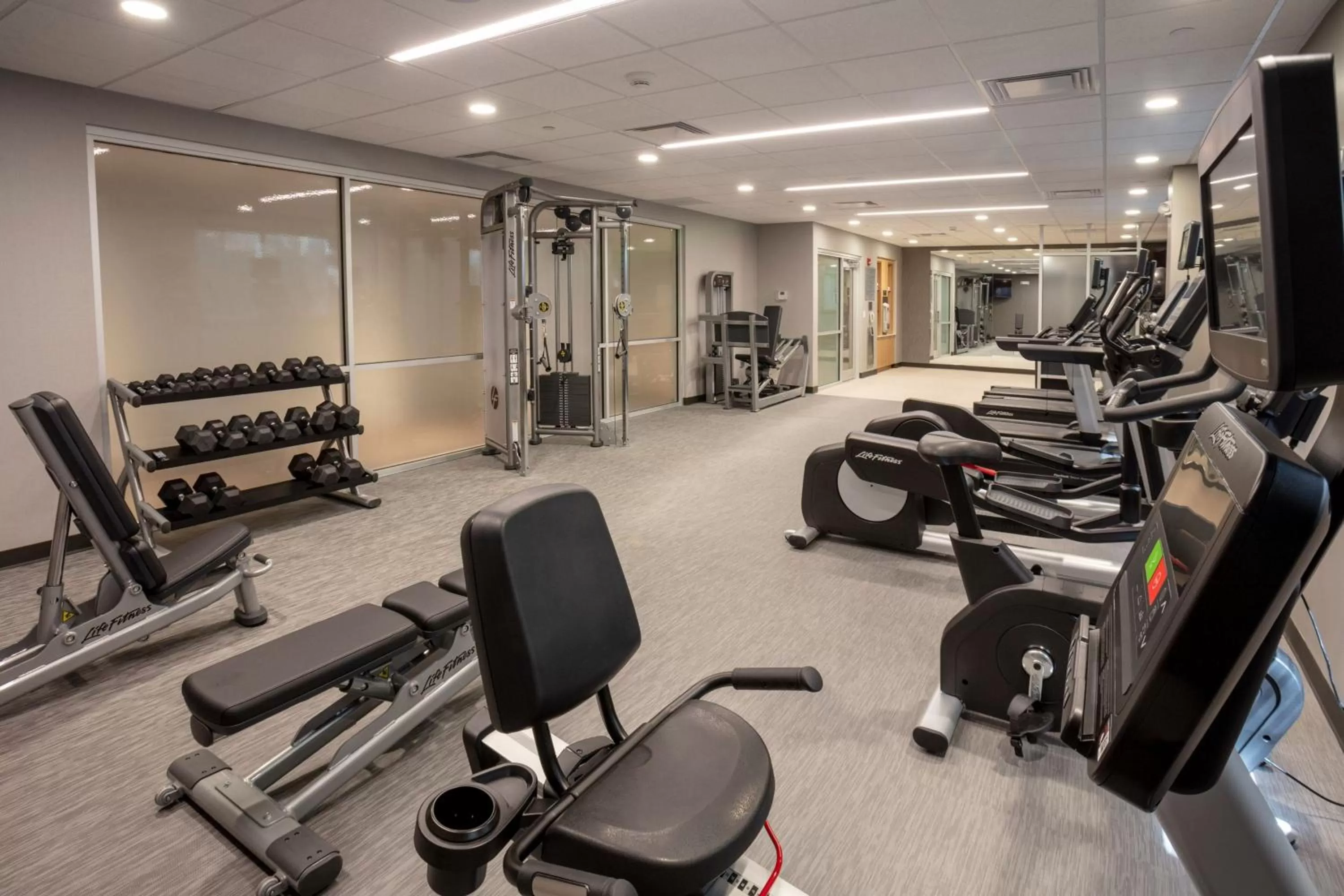 Fitness centre/facilities in Courtyard Rochester Downtown