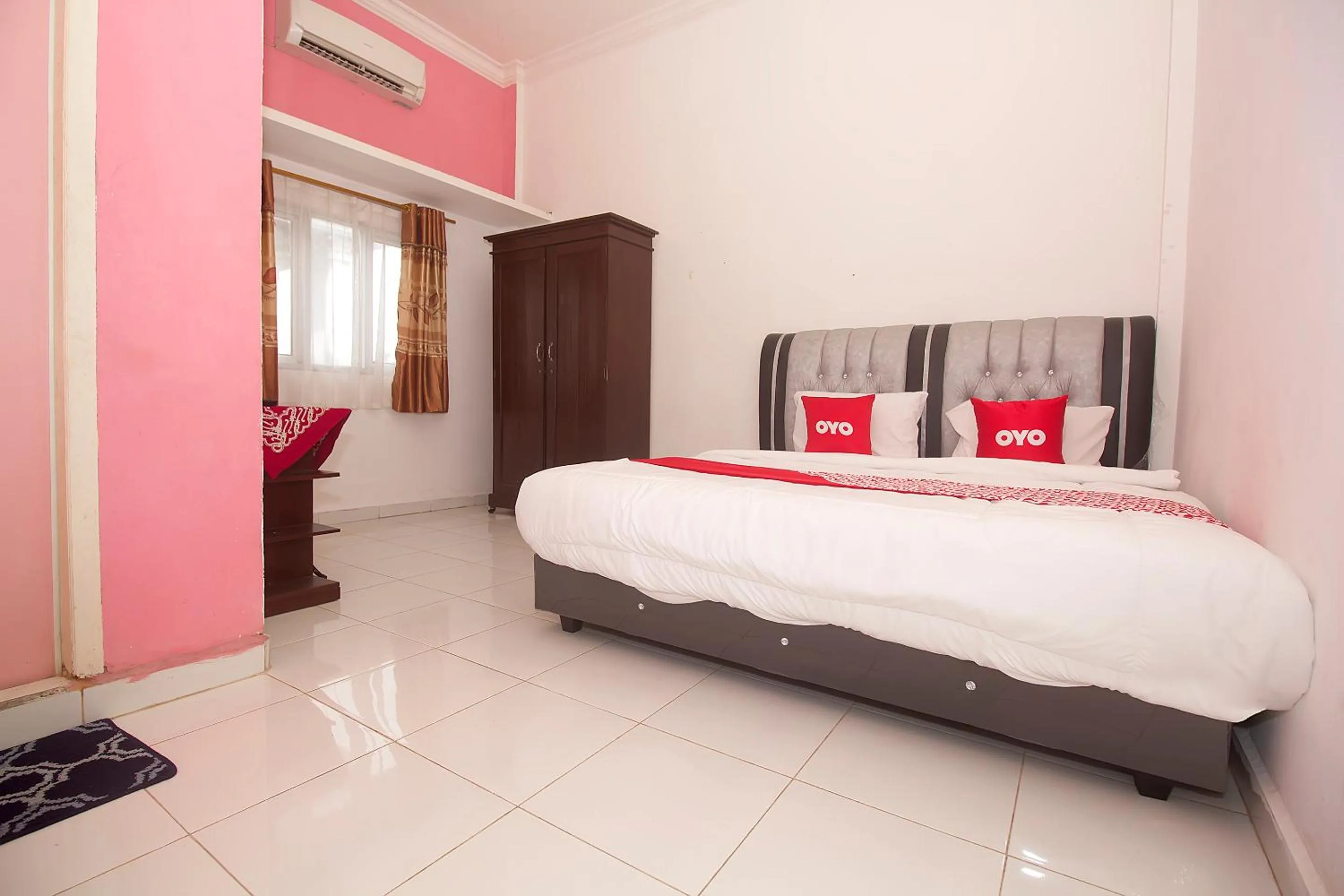 Bedroom, Bed in Hotel O Jasmine Kost Syariah
