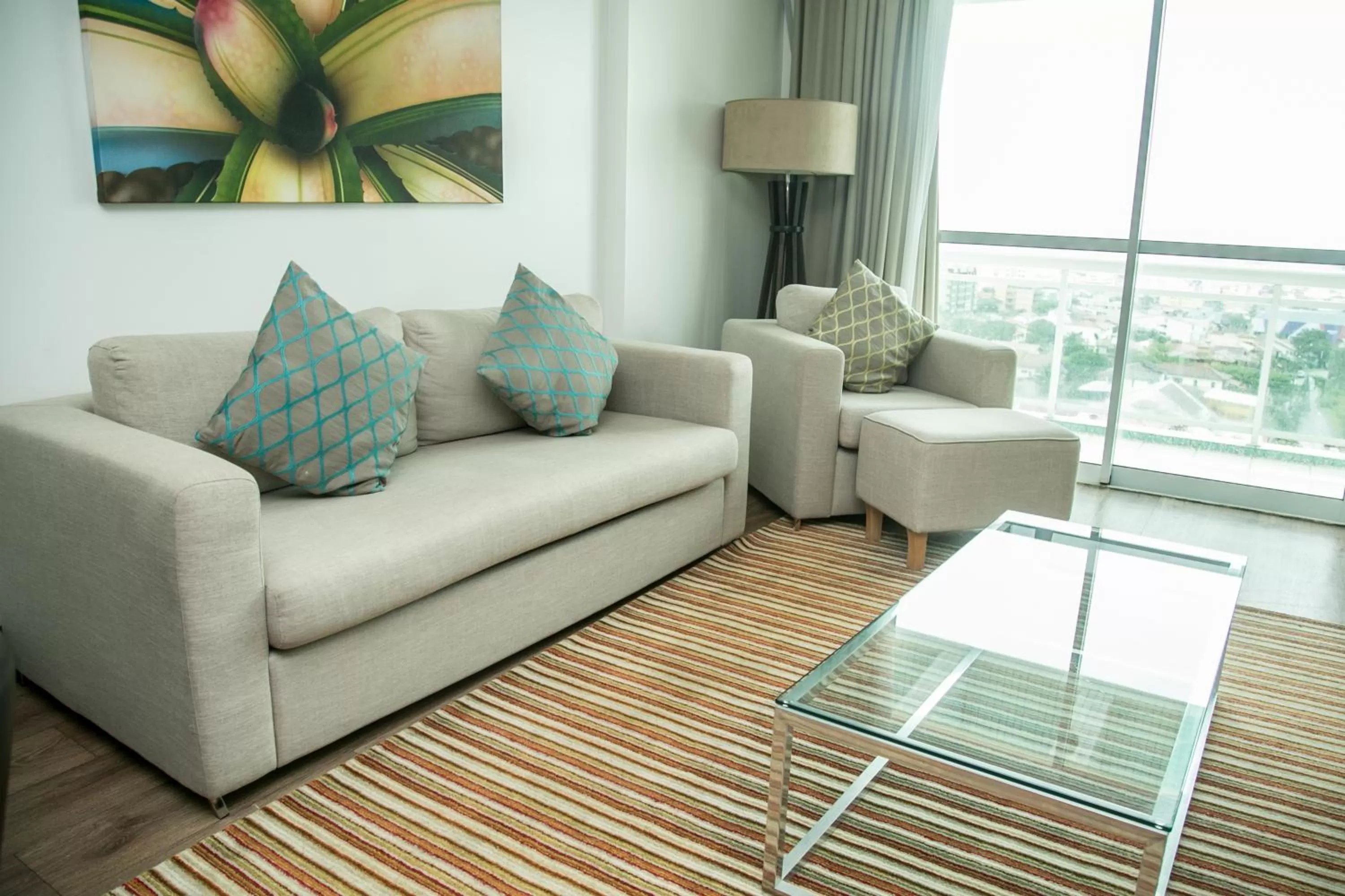 Living room in Mercure Macaé