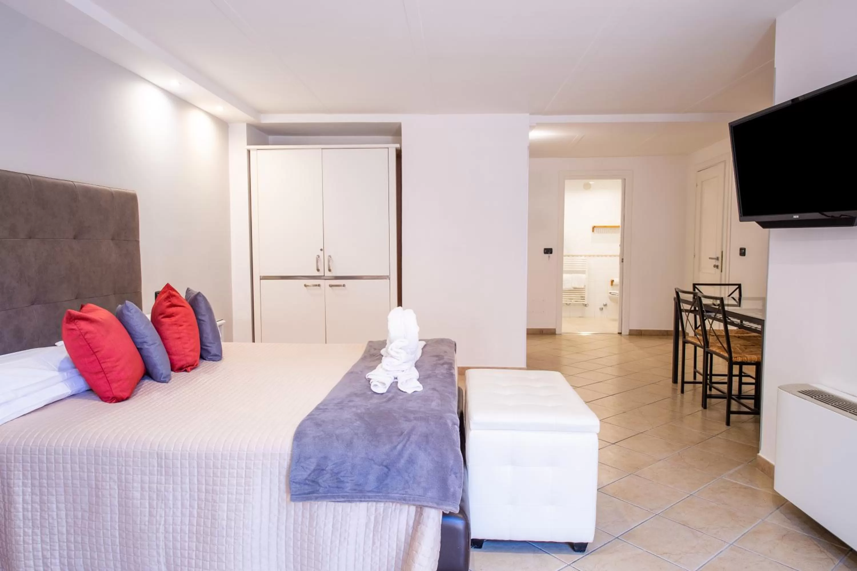 Shower, Bed in Hotel Rivoli Sorrento