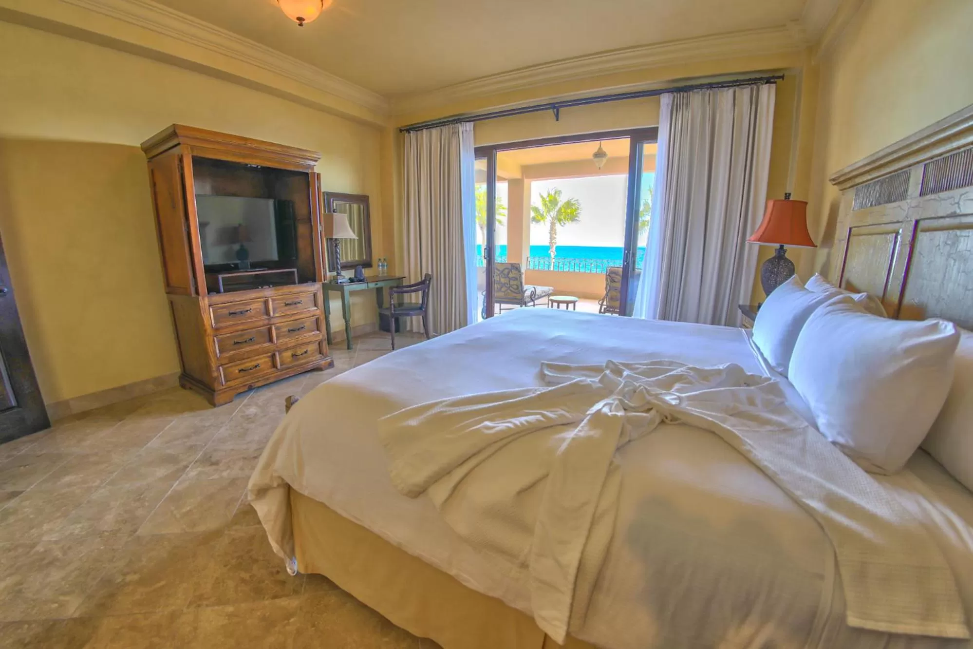 Bed in La Mision Loreto