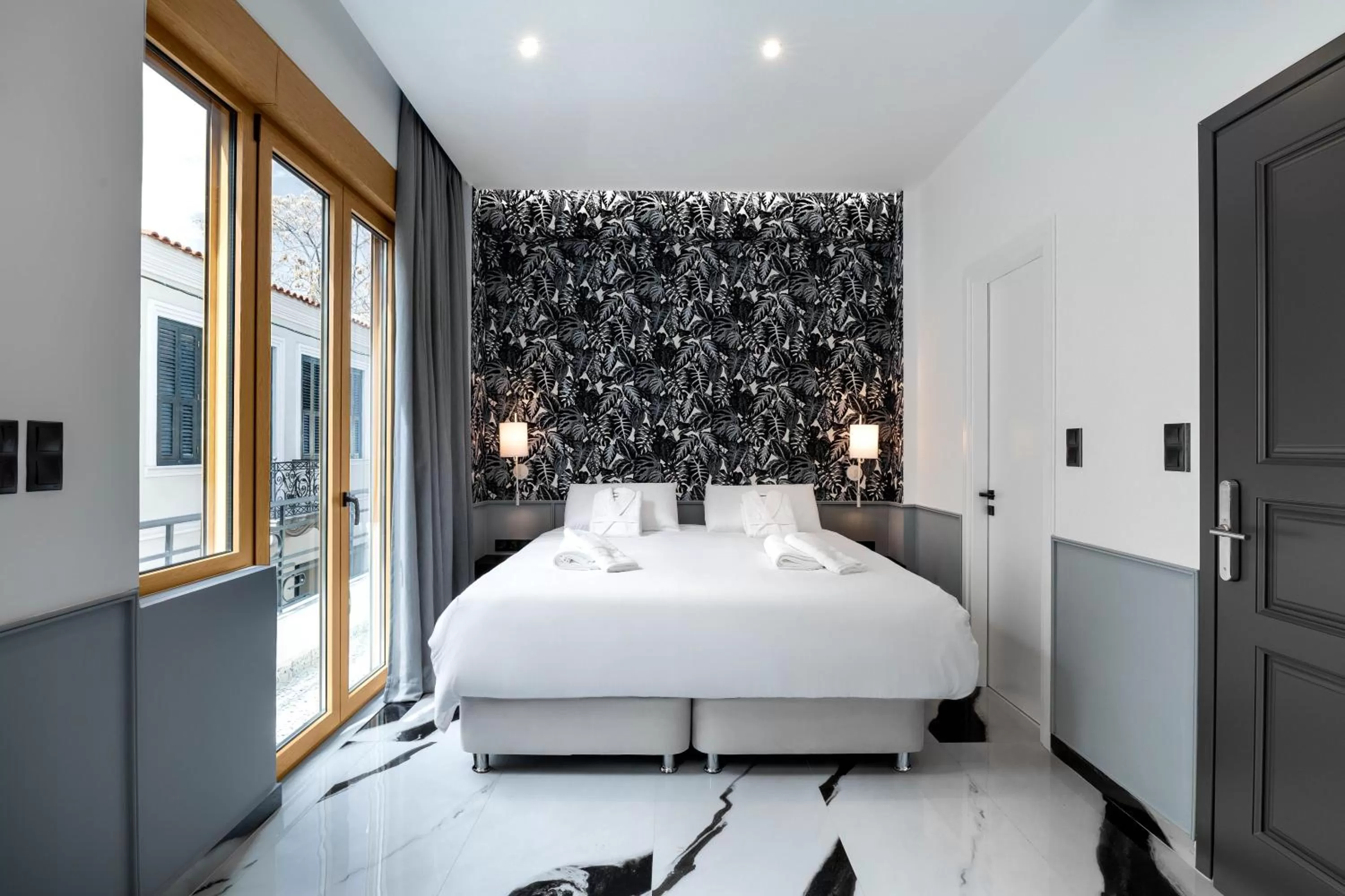 Bed in Athens Feeling