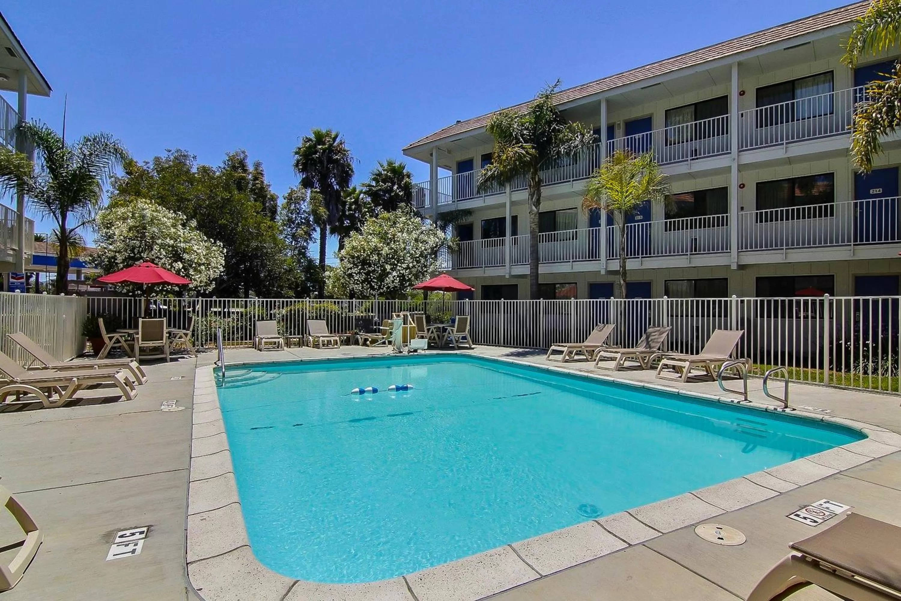 Swimming pool in Motel 6-Carpinteria, CA - Santa Barbara - North