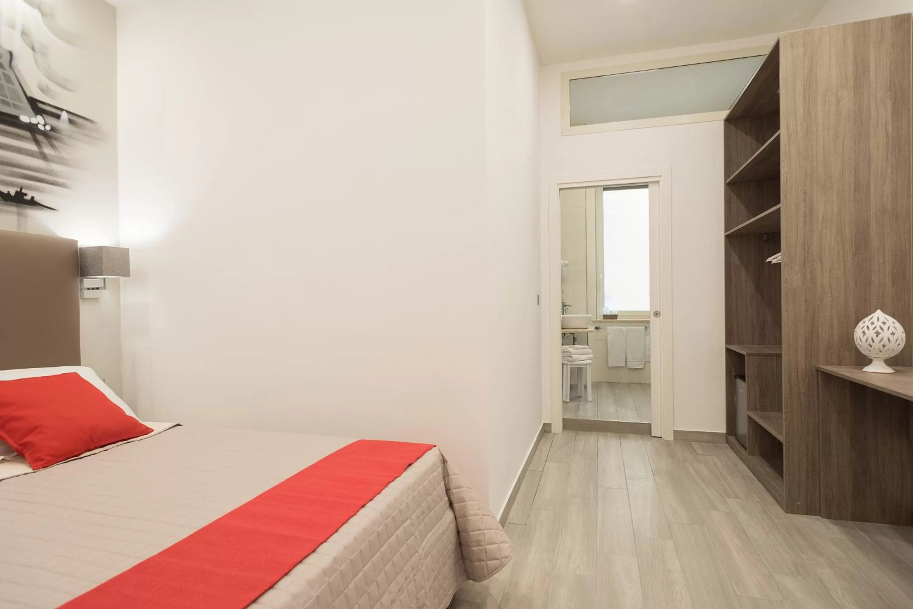 Photo of the whole room, Bed in B&B Toledo one