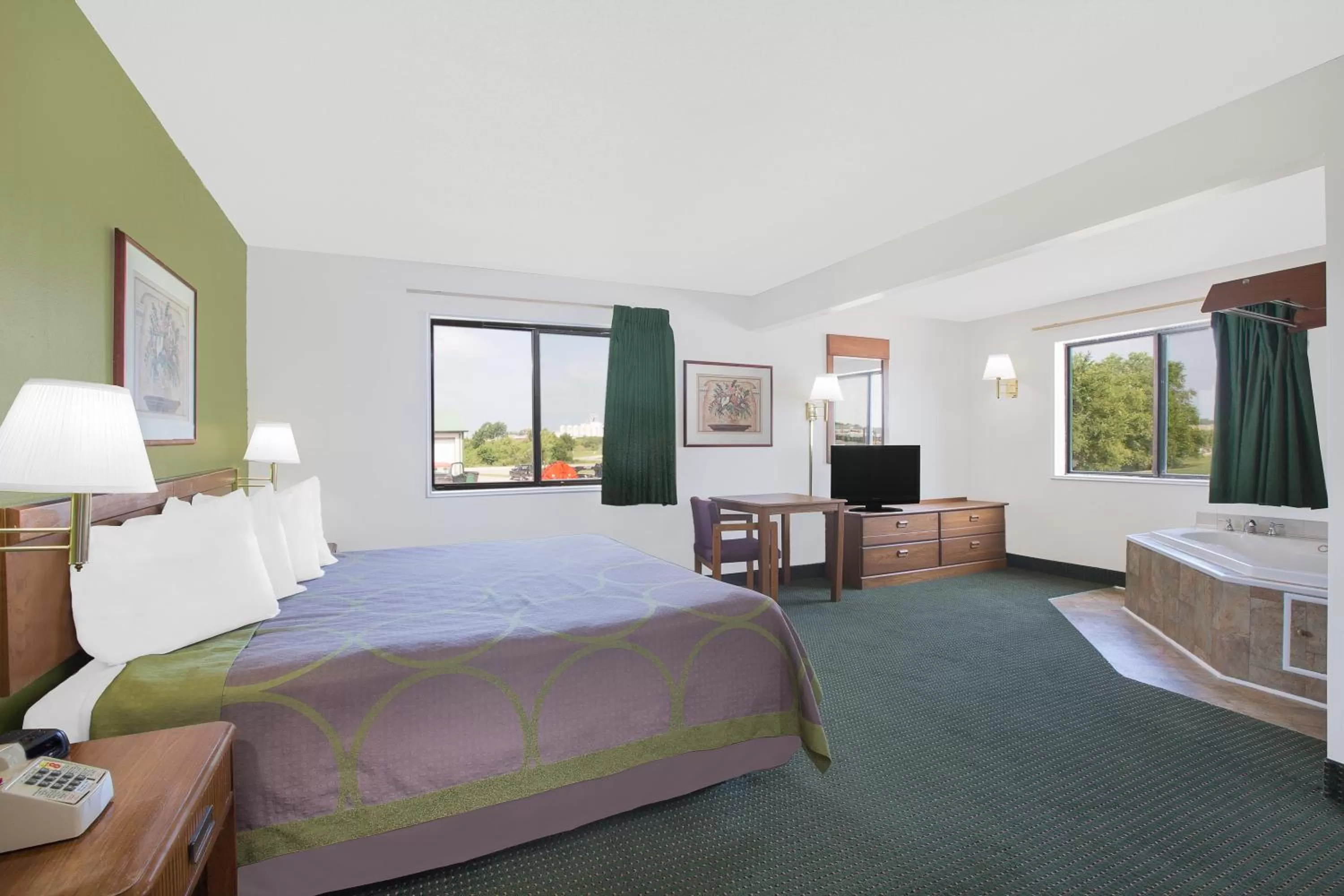Bedroom, Bed in Super 8 by Wyndham Chillicothe