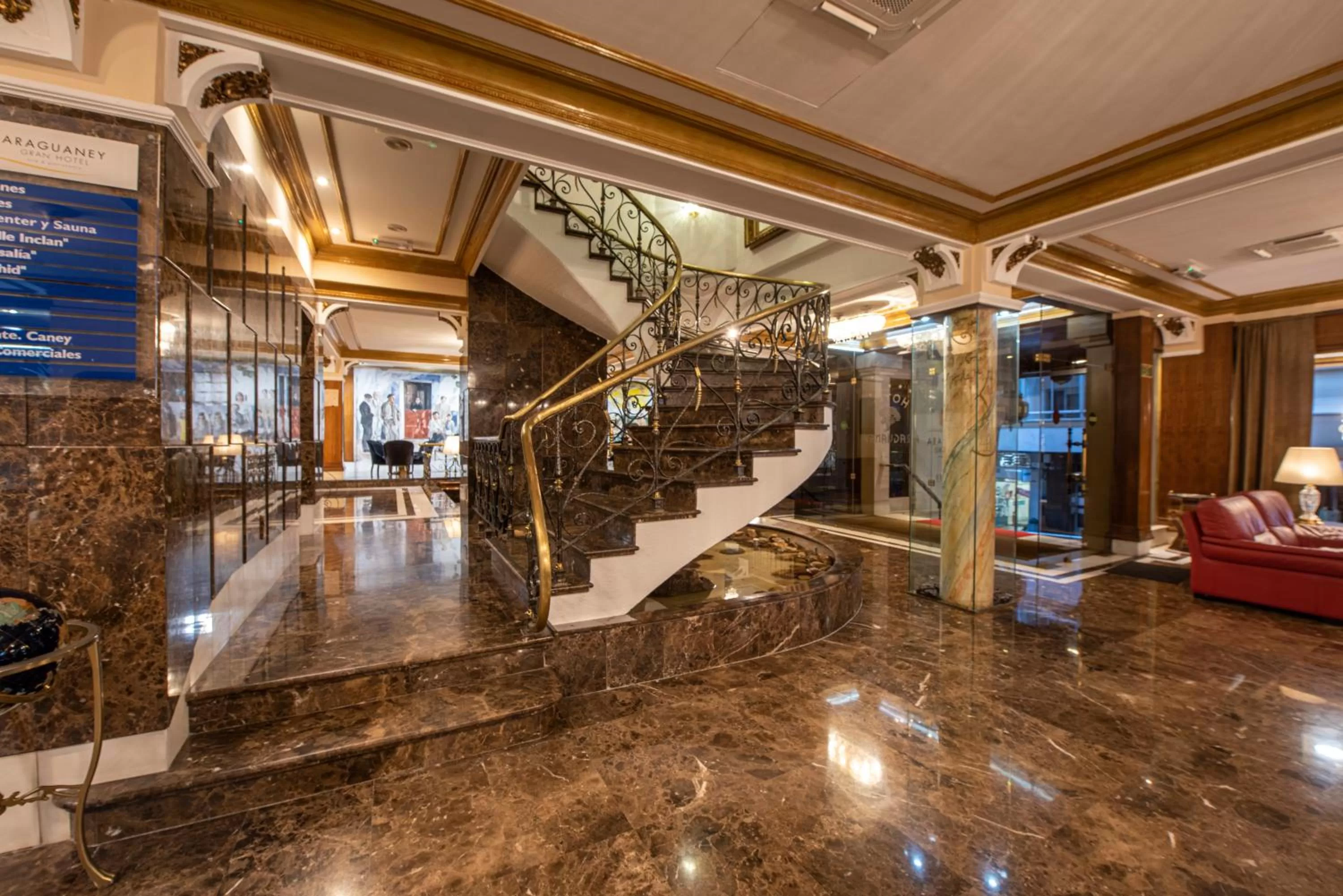 Lobby or reception in Eurostars Araguaney