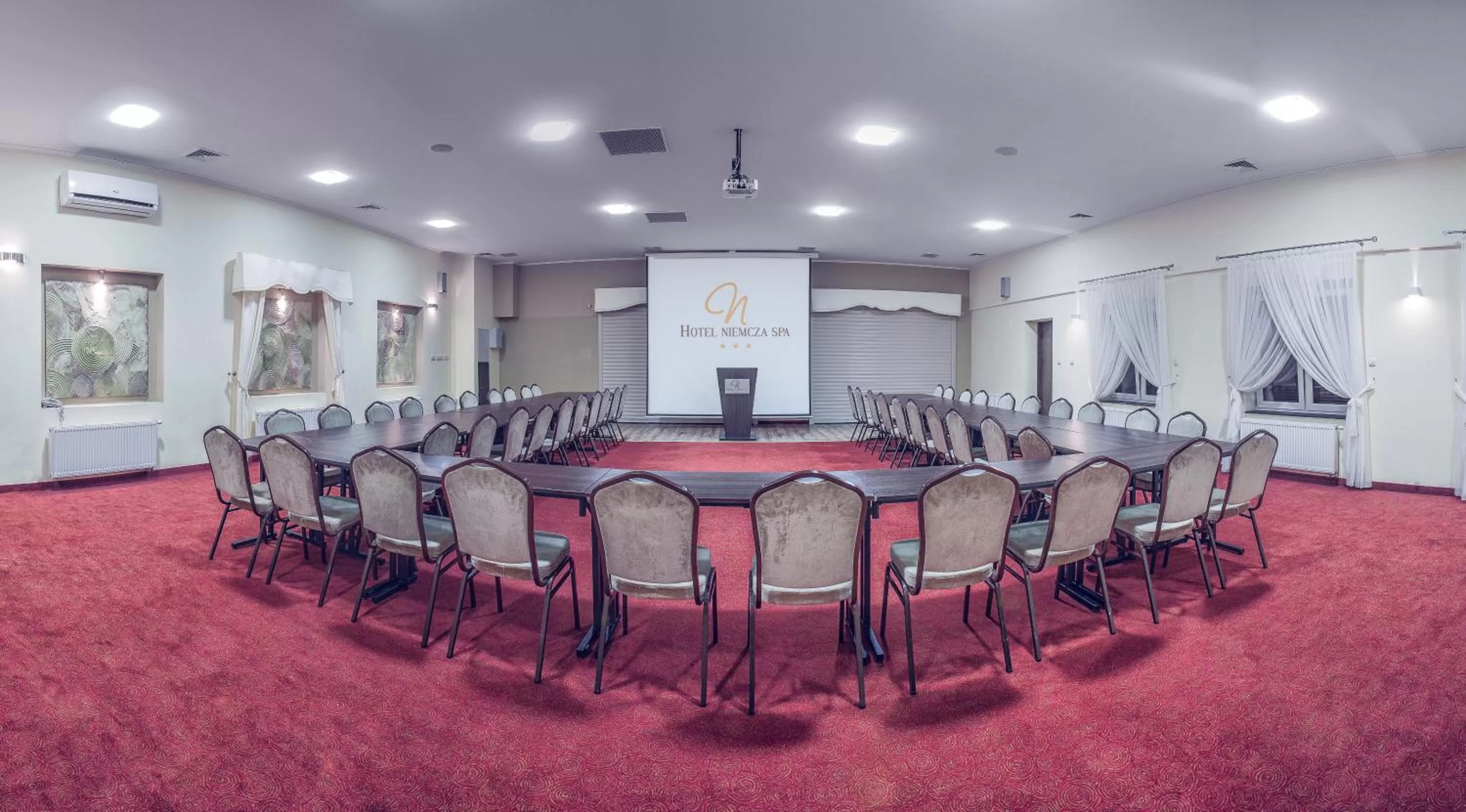 Meeting/conference room in Hotel Niemcza Wino & Spa