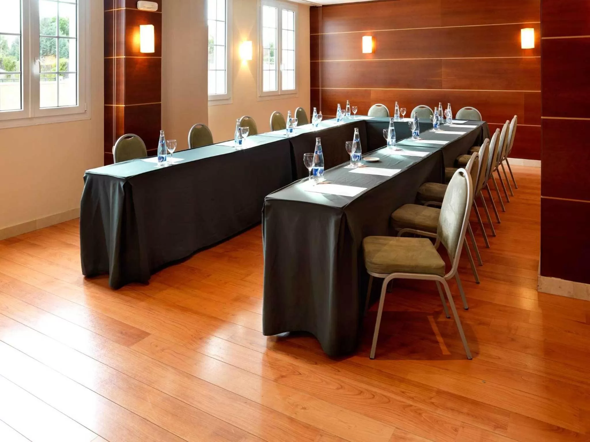 Business facilities in Exe Zarzuela Park