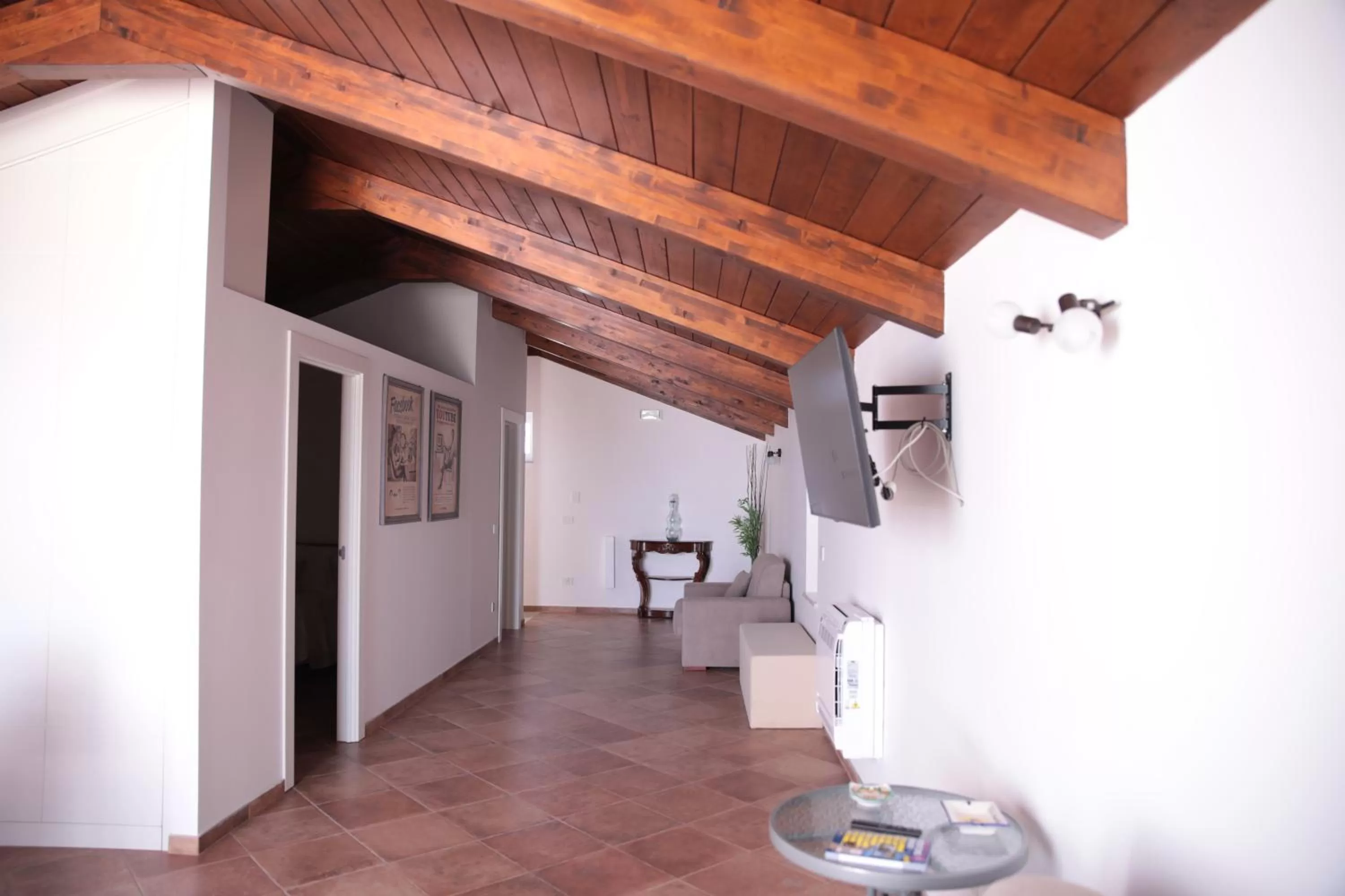 Photo of the whole room in Palazzo Caracciolo del Sole