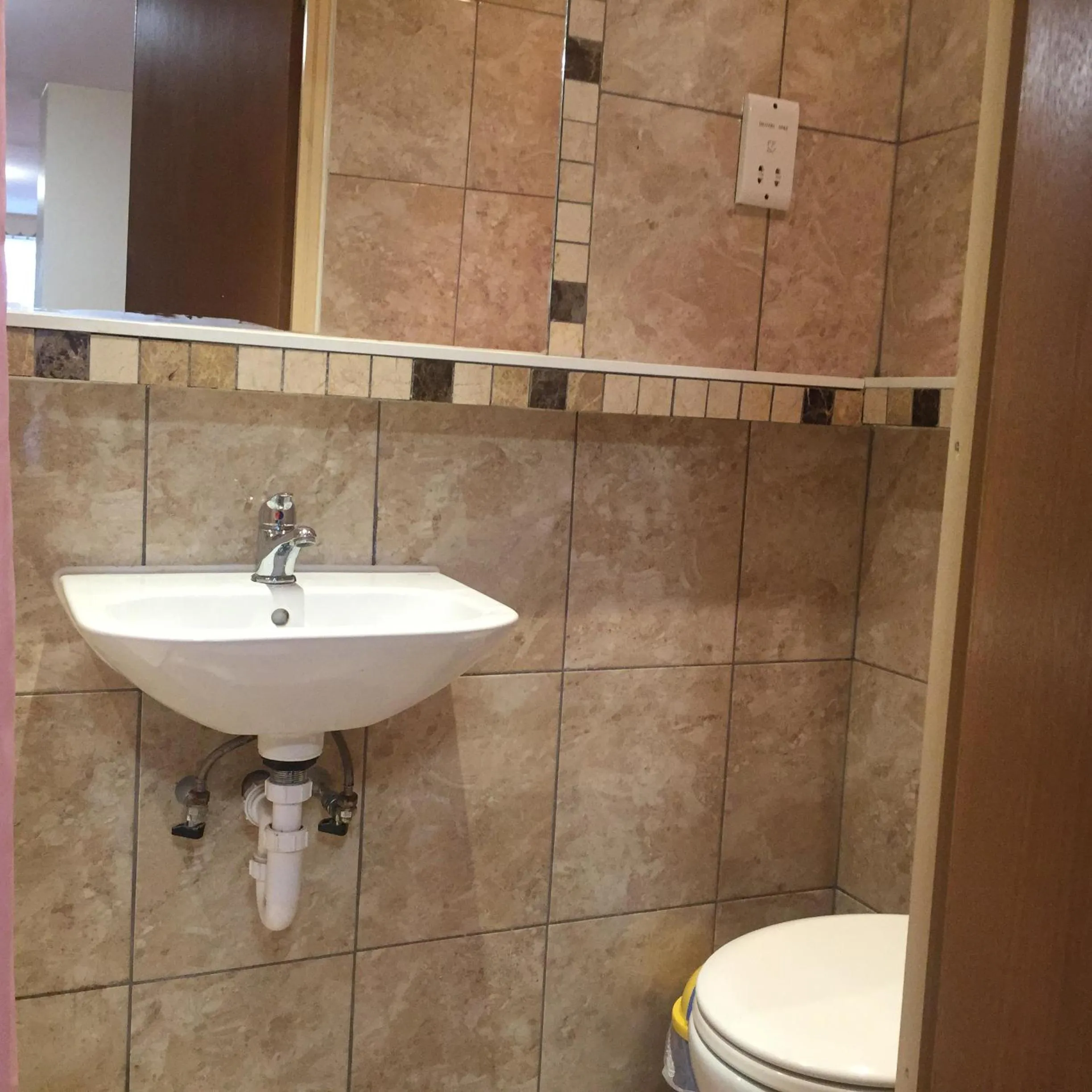 Bathroom in Carlton Hotel