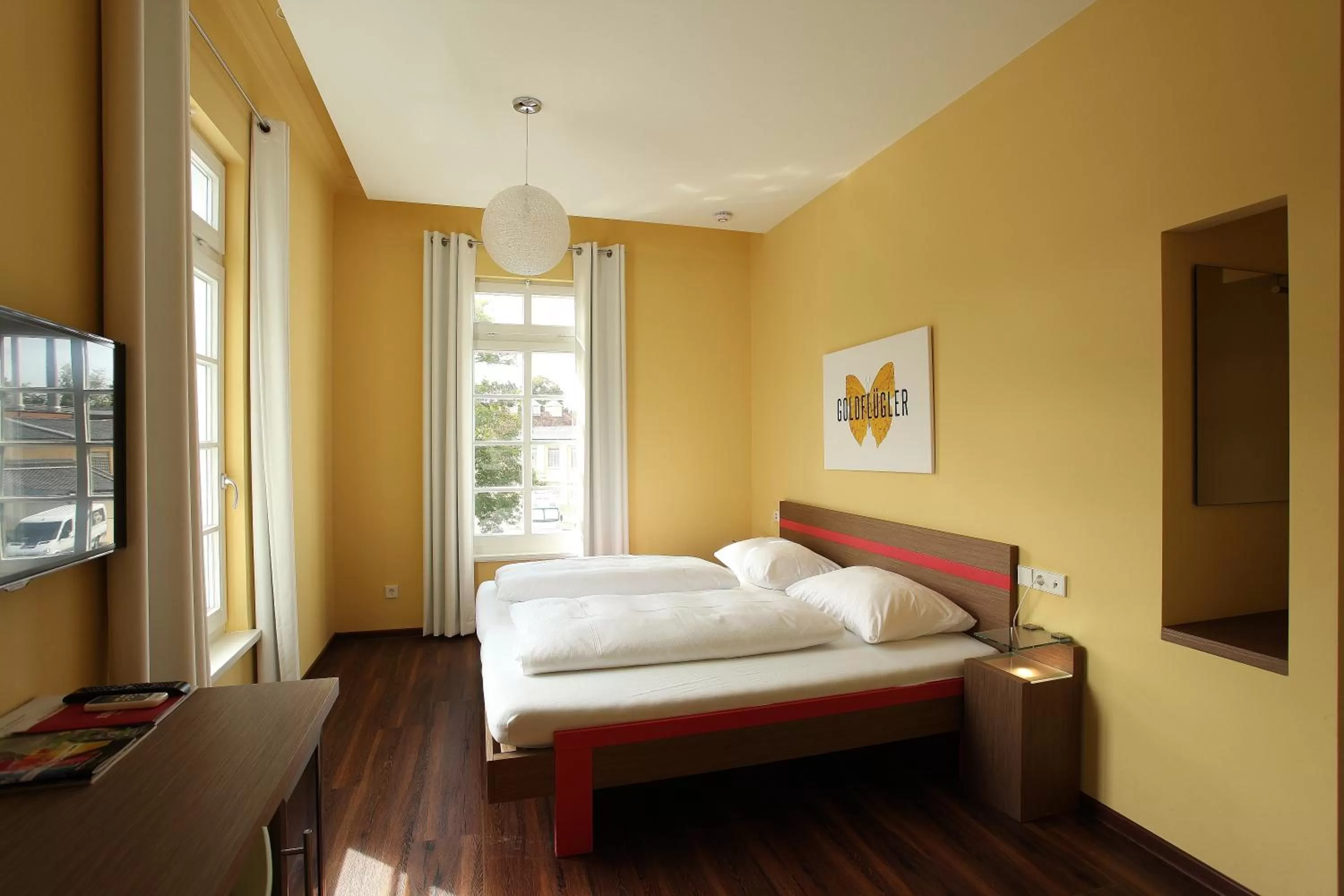 Bedroom, Bed in Achtender