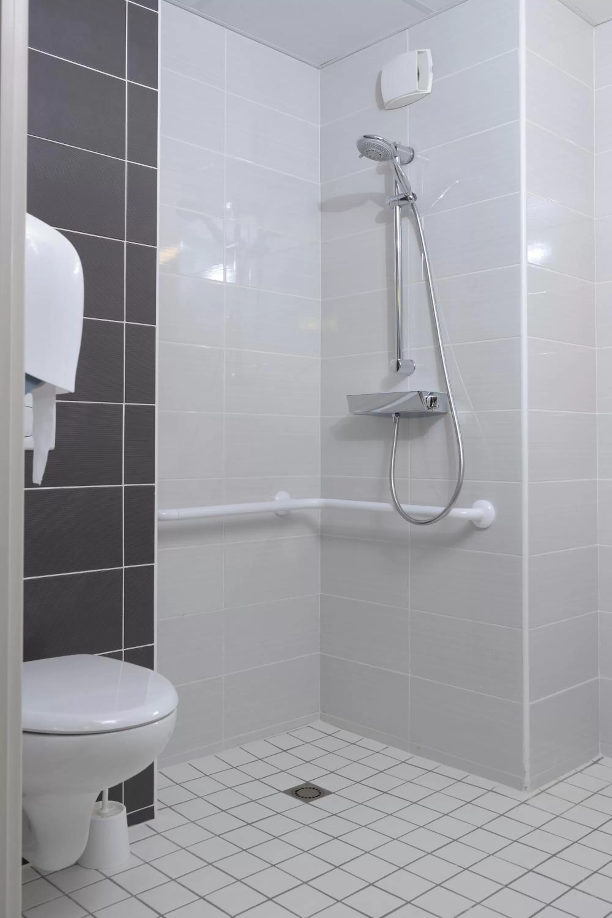 Bathroom in Ekho Hotel Grenoble Nord Saint Egrève