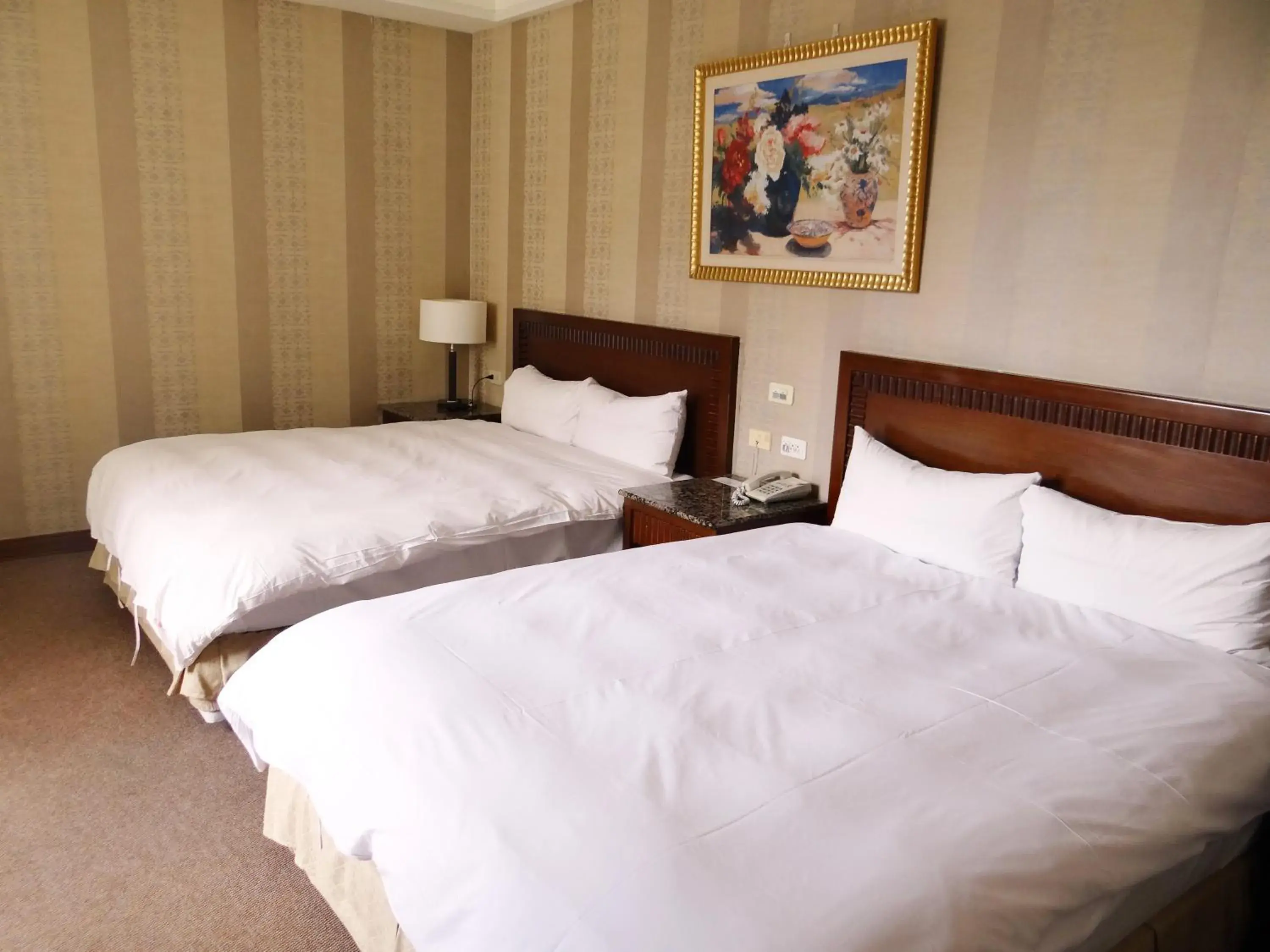 Triple Room in Wuzhou Hotel Triple Room in Wuzhou Hotel