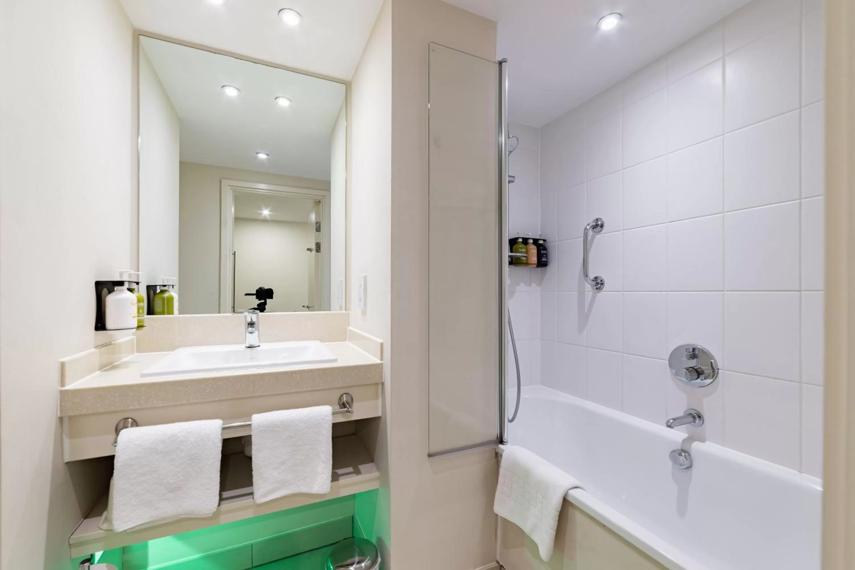 Bathroom in Holiday Inn Winchester, an IHG Hotel