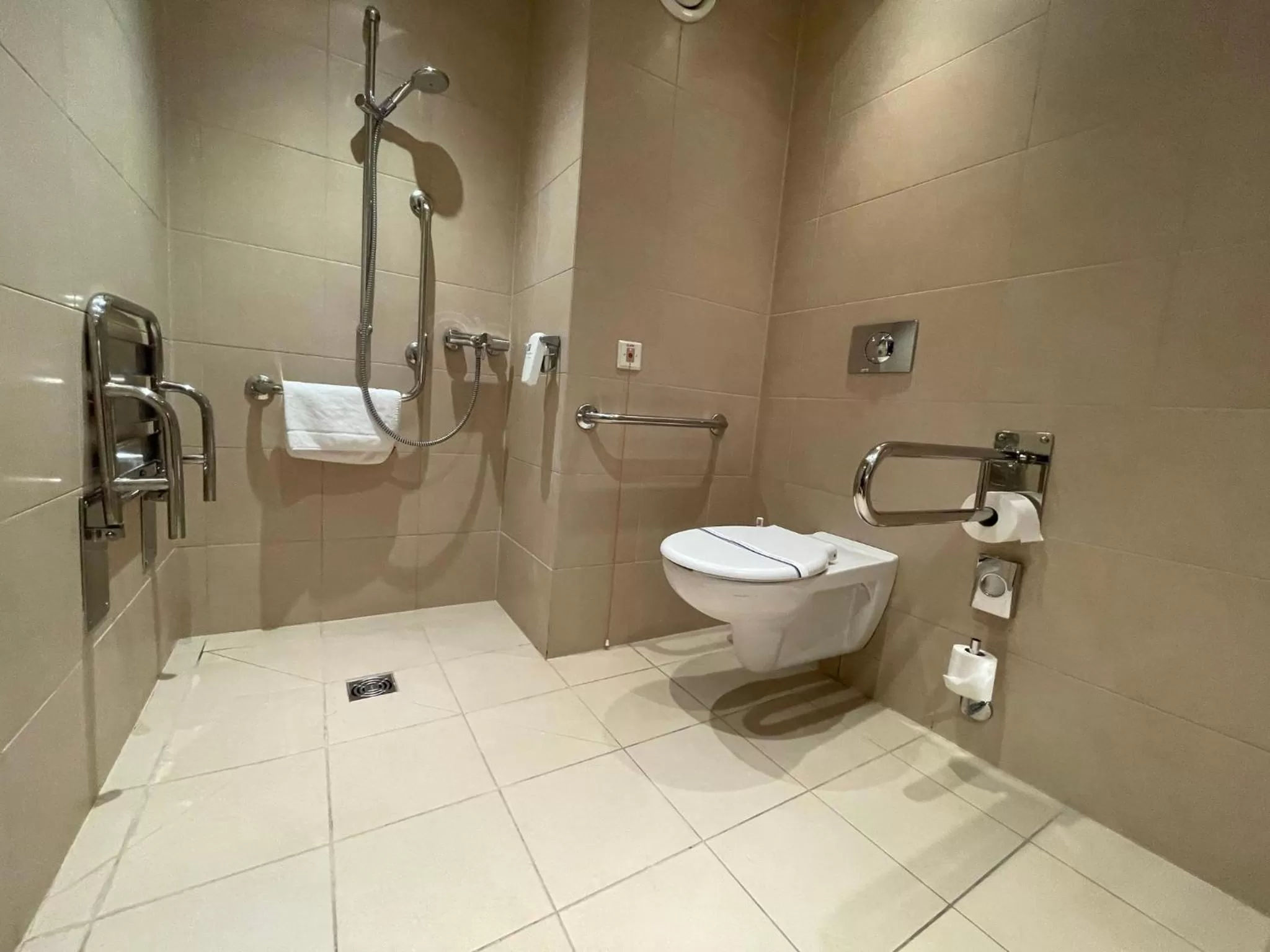 Bathroom in Holiday Inn Resort Warsaw Józefów by IHG