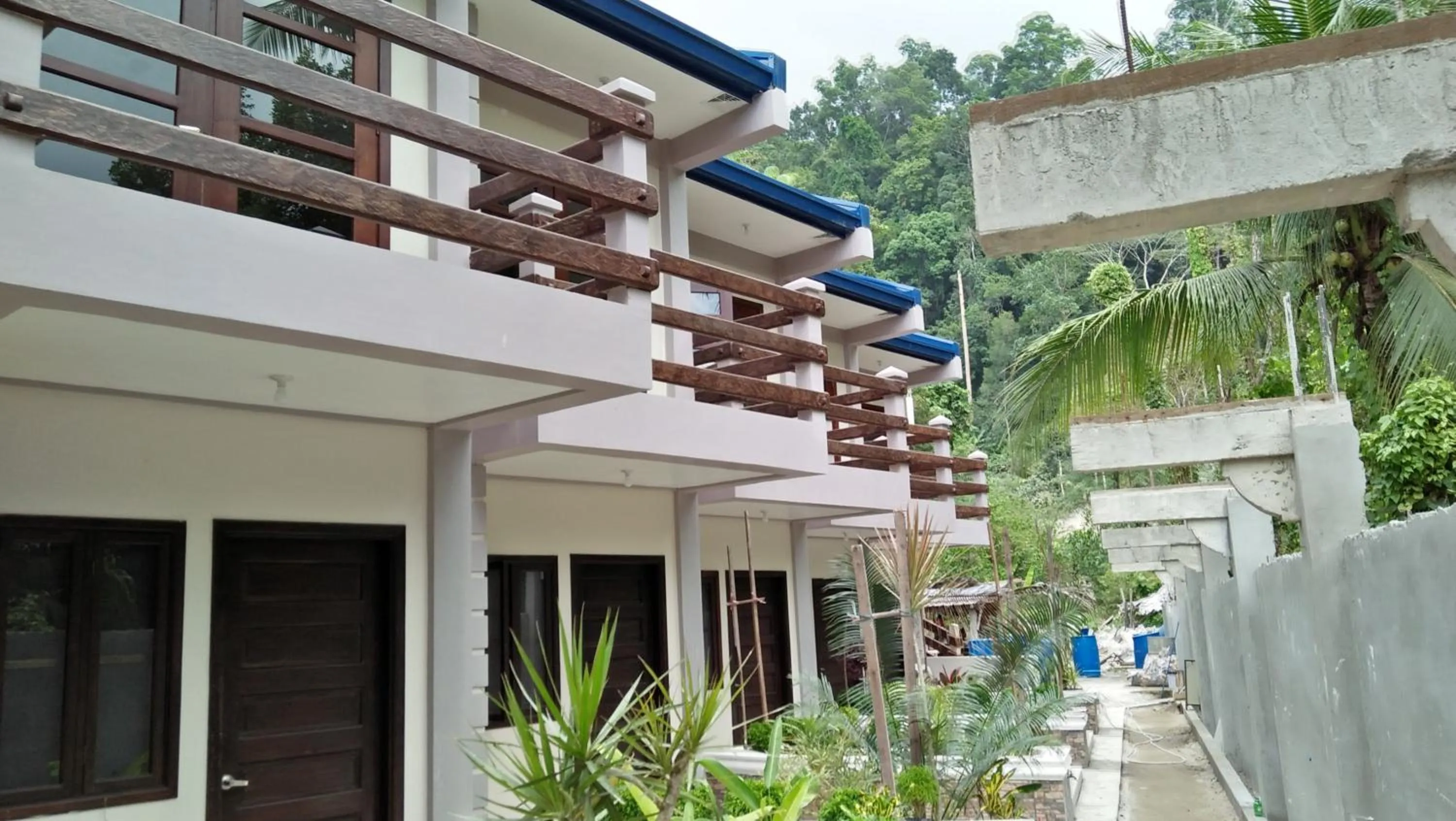 Property building in Ferellee Beach Front Inn