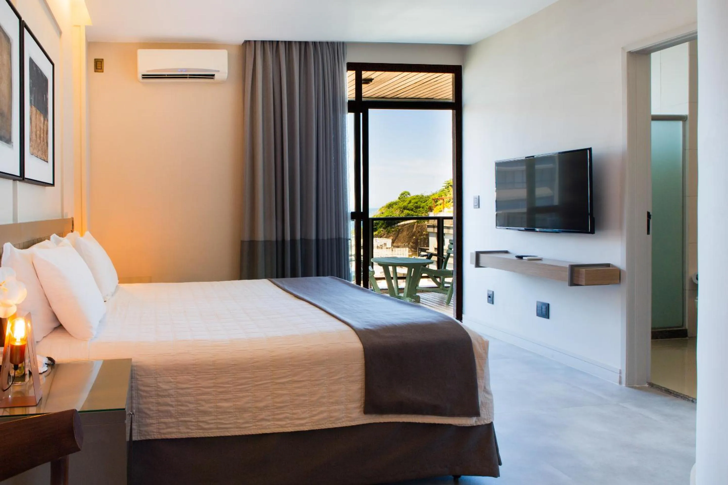 Bedroom, Bed in Ritz Leblon