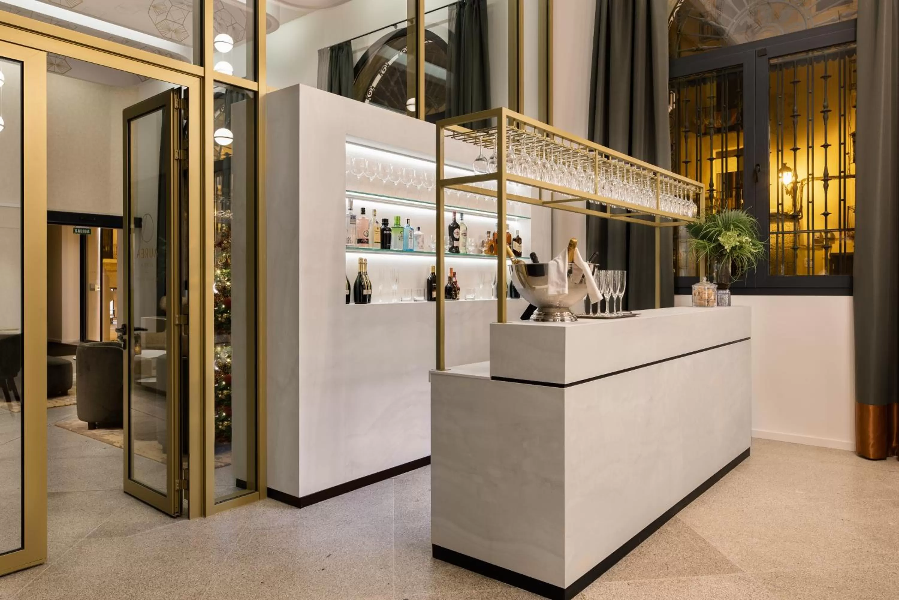 Lounge or bar in Áurea Palacio de Correos by Eurostars Hotel Company