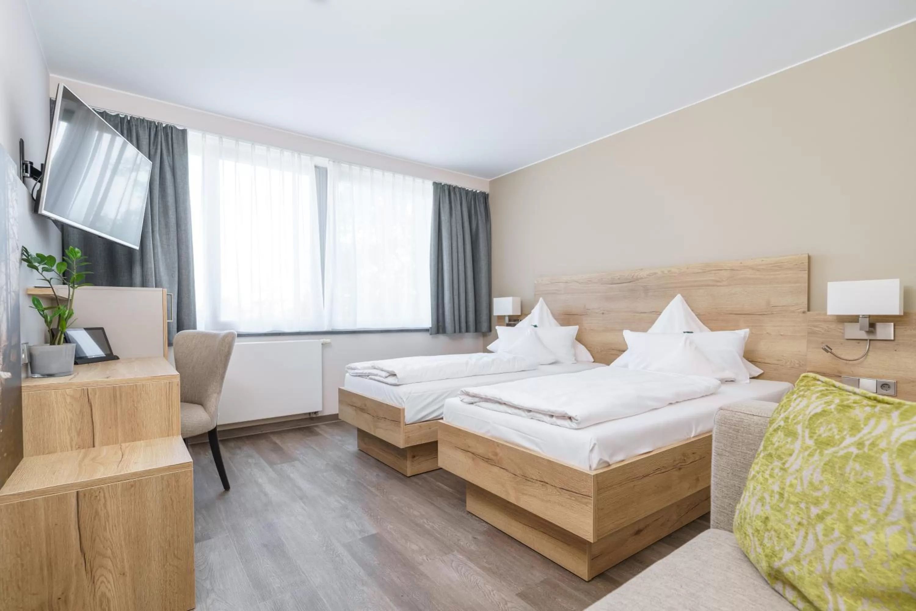 Bed in Hotel Forsthaus Grüna Betreibergesellschaft mbH