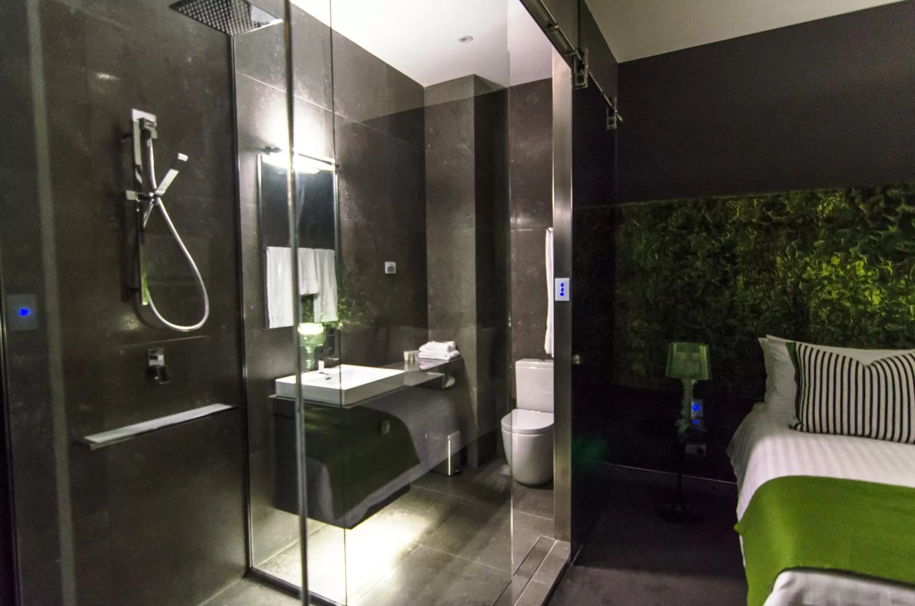 Bathroom in Junction Hotel