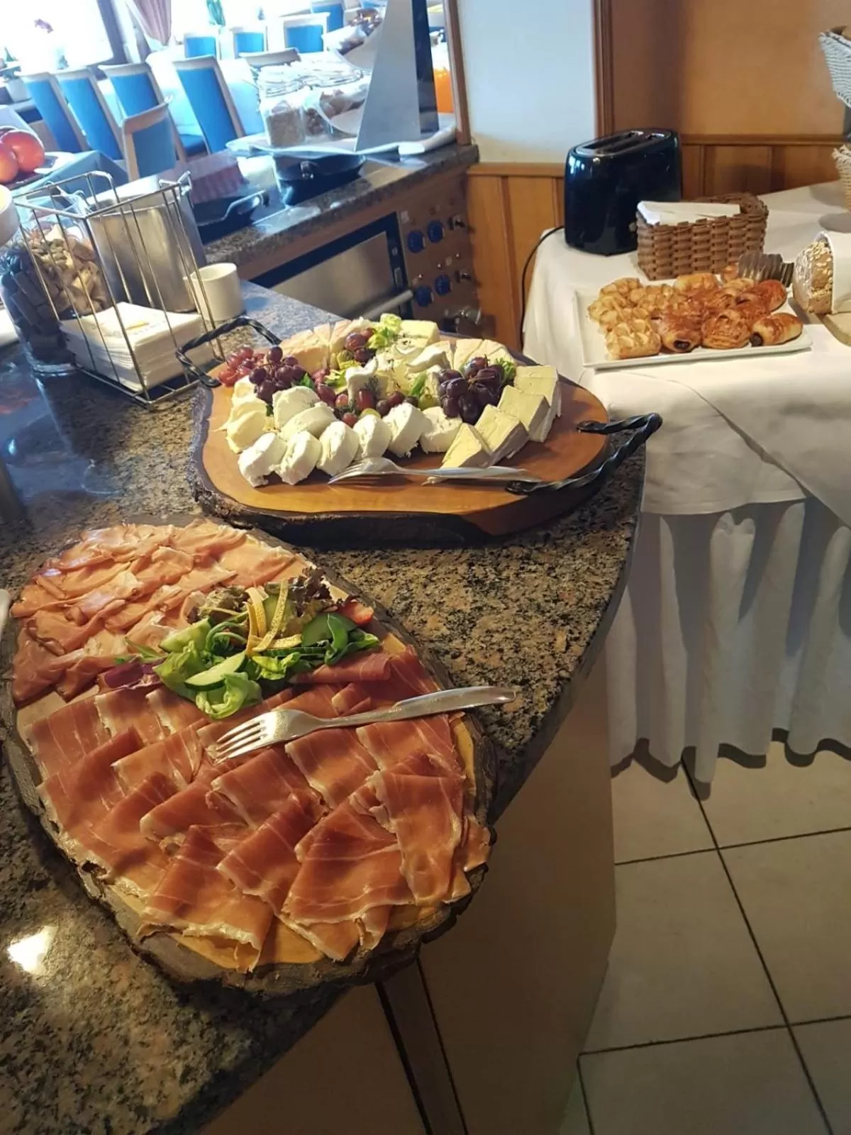 Breakfast in Hotel Restaurant Jaegersteig