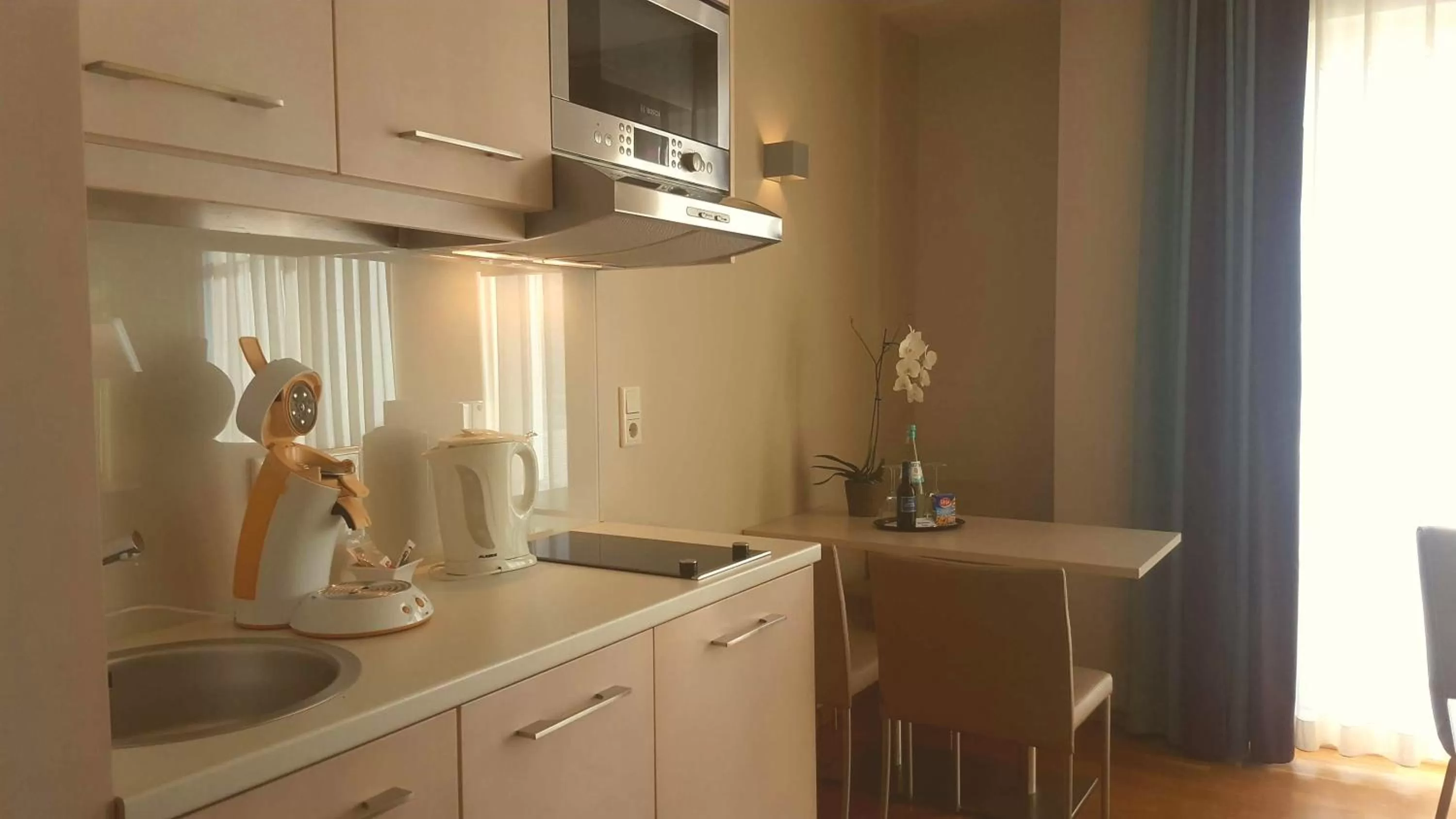 Photo of the whole room in Nymphe Strandhotel & Apartments