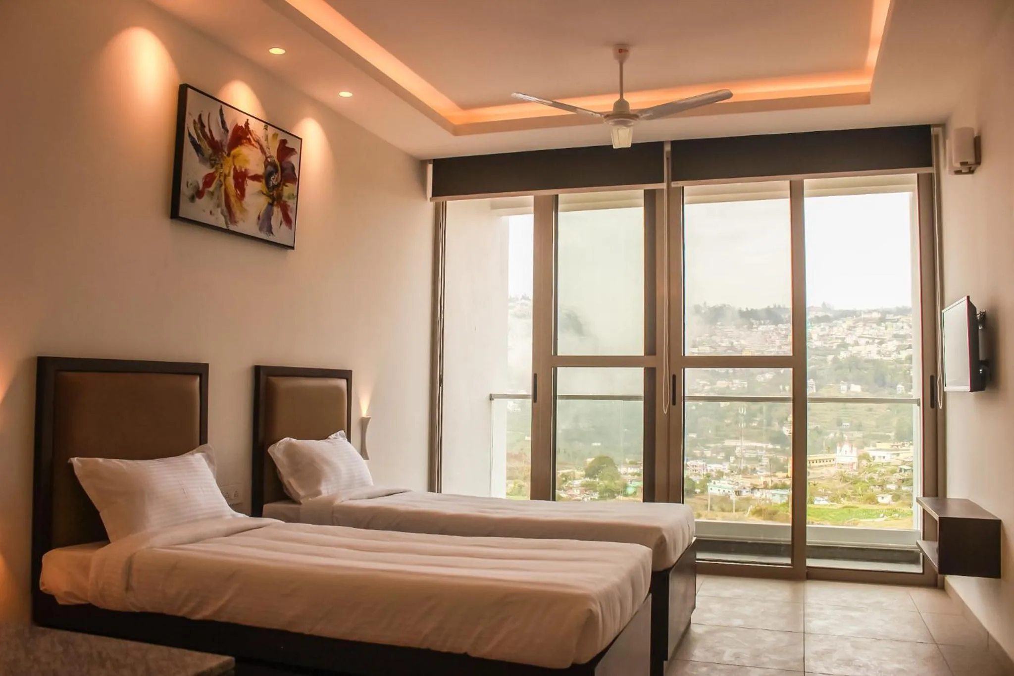 Photo of the whole room, Bed in Silver Mist