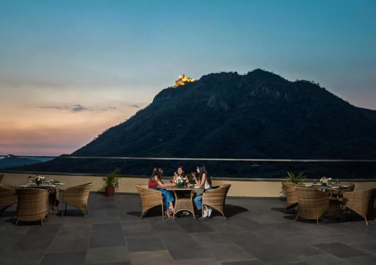 Restaurant/places to eat in jüSTa Sajjangarh Resort & Spa, Udaipur