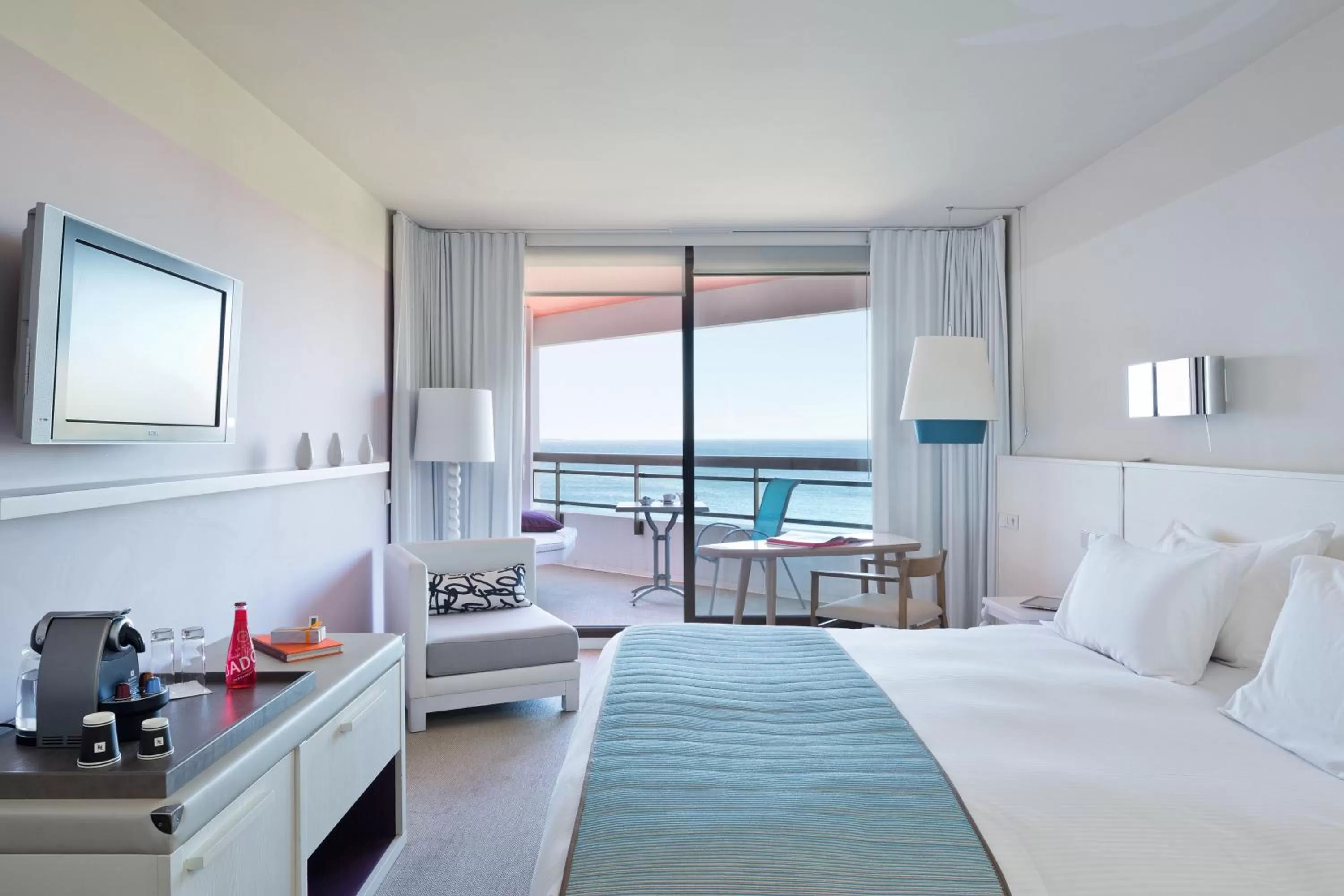Bedroom, Bed in Pullman Cannes Mandelieu