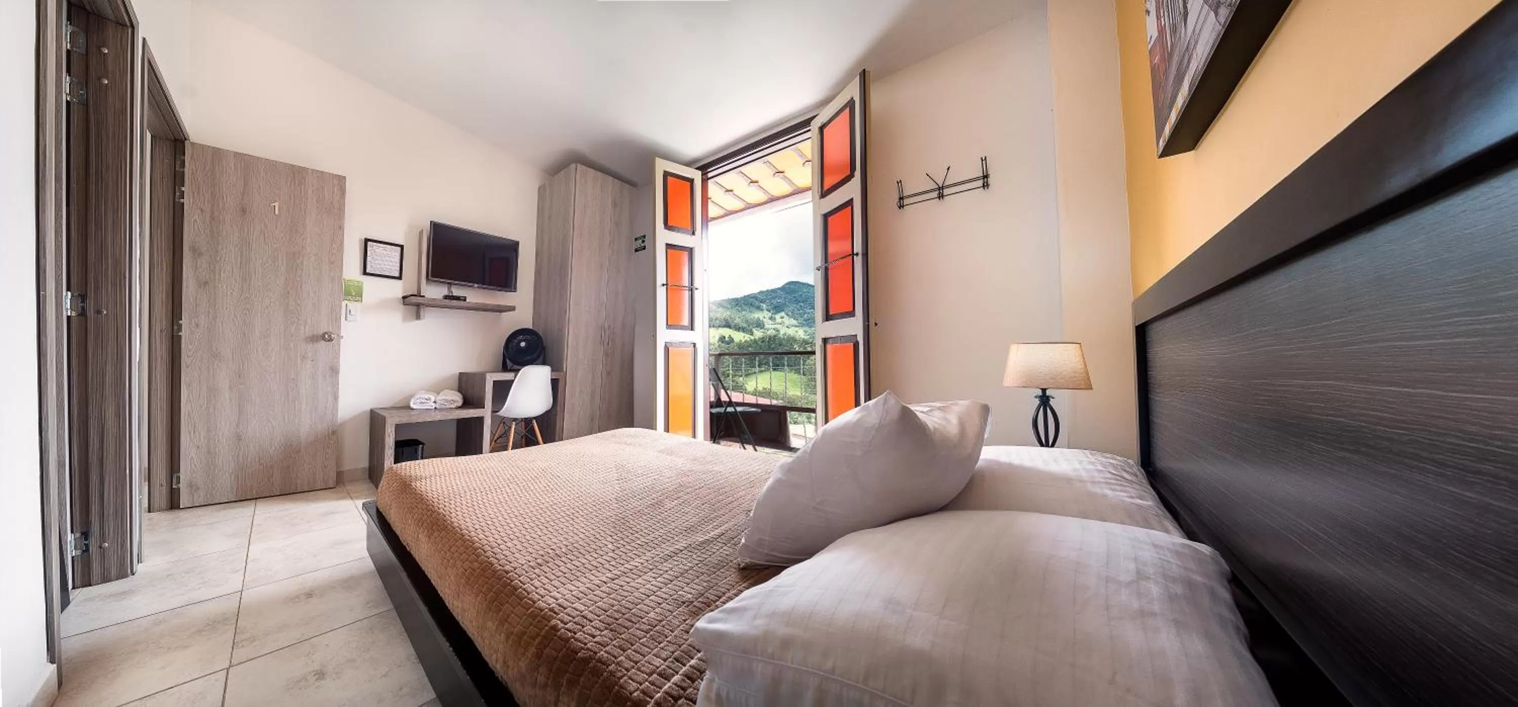 Photo of the whole room, Bed in Casa Borbon