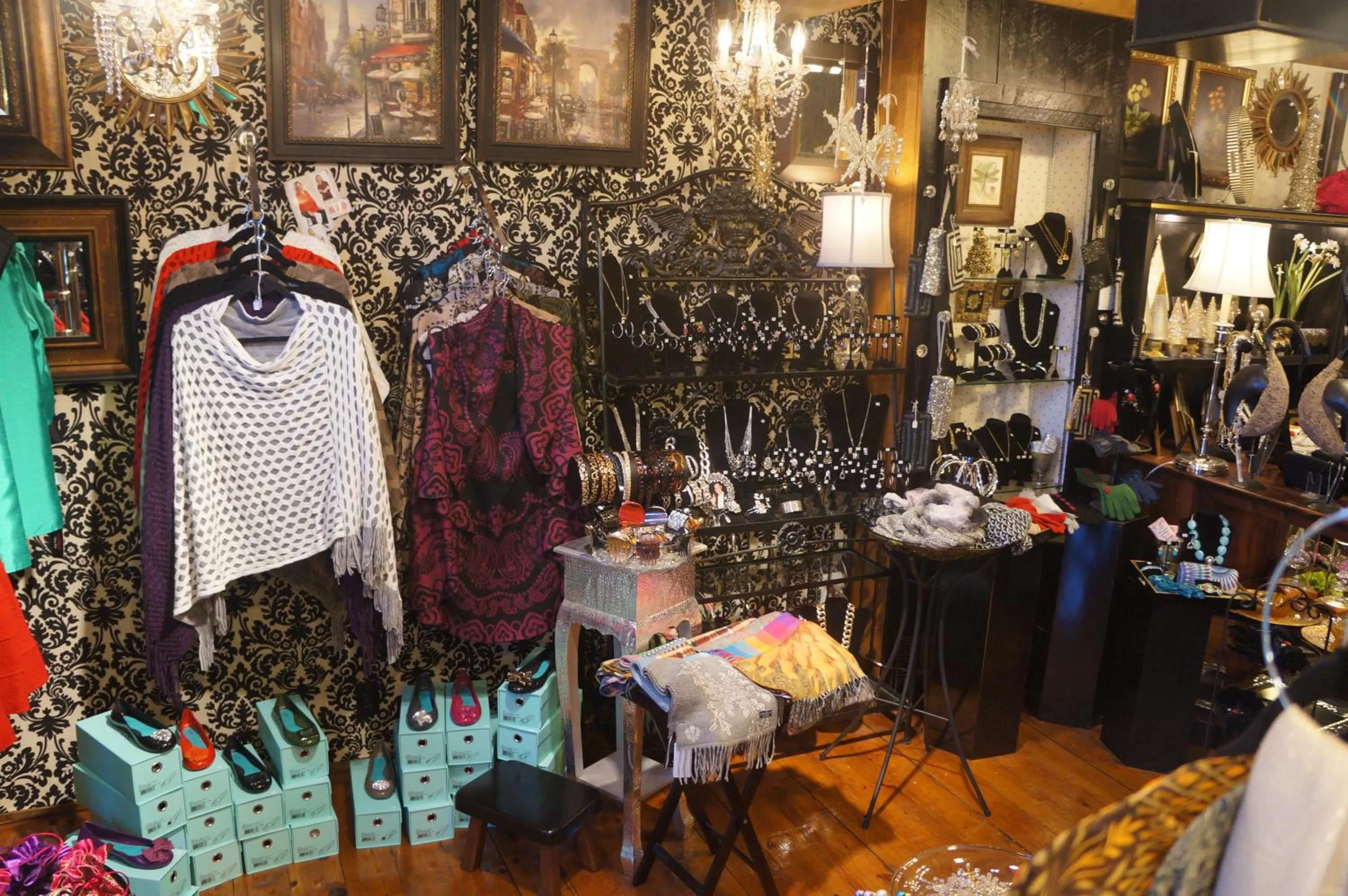 On-site shops in Greenbrier Inn Killington