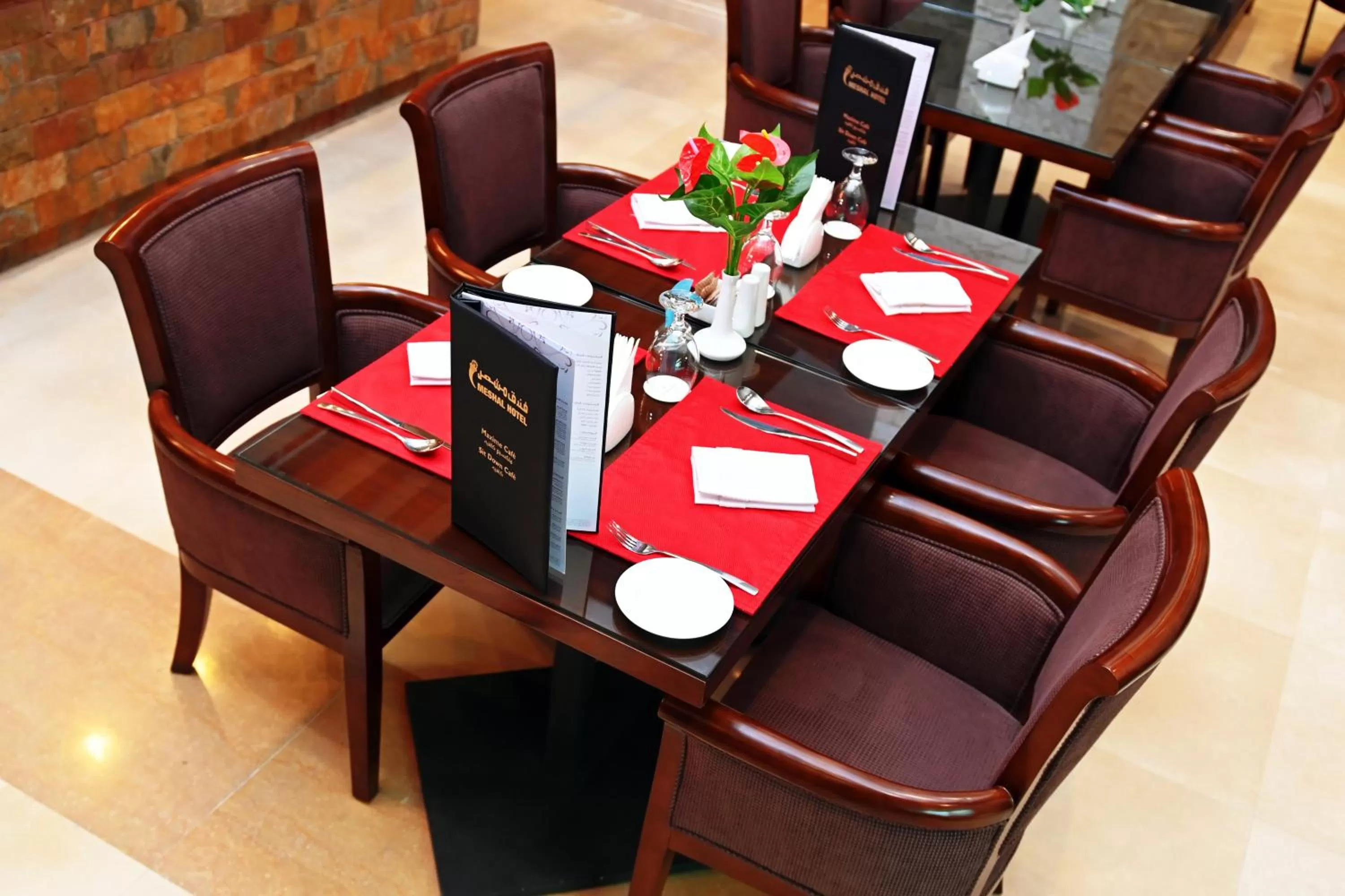 Restaurant/places to eat in Meshal Hotel