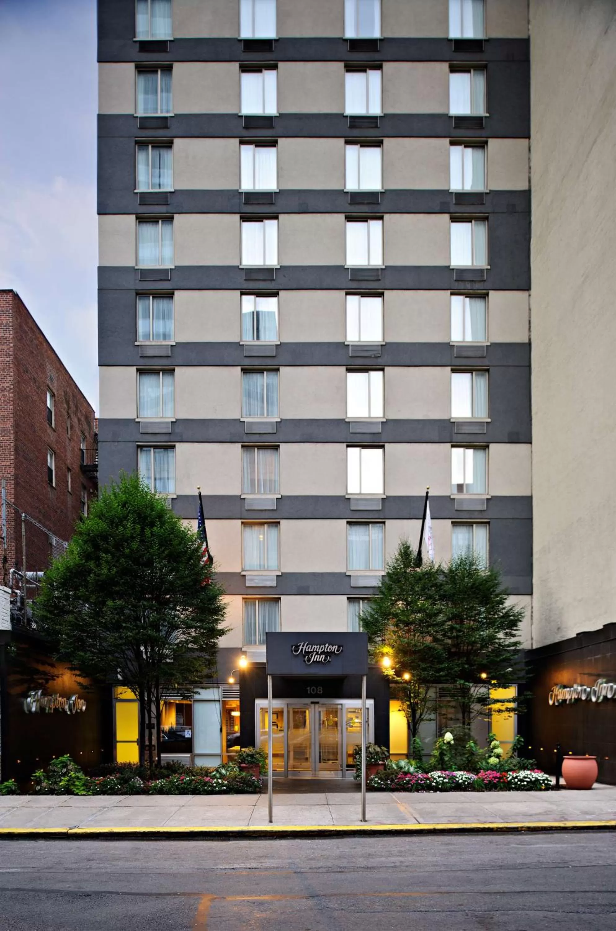 Property building in Hampton Inn Manhattan Chelsea