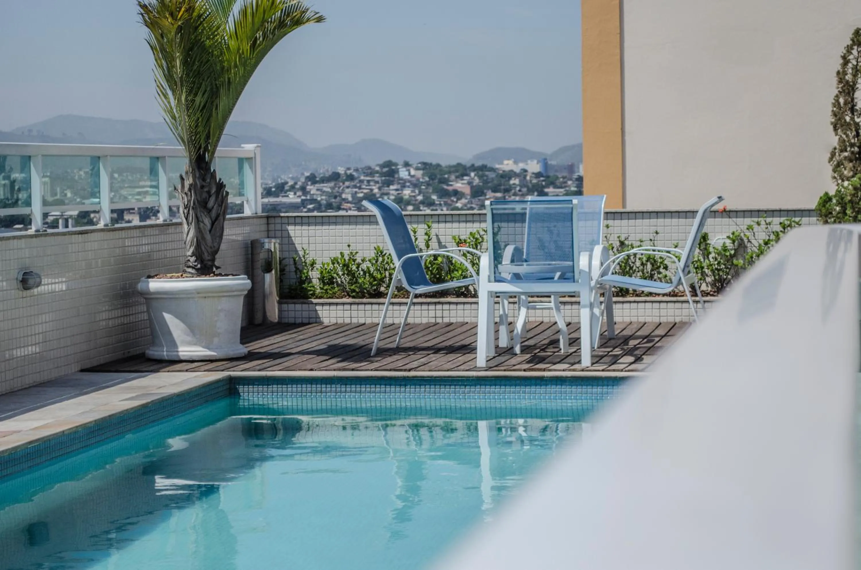 Swimming pool in Mont Blanc Apart Hotel - Duque de Caxias