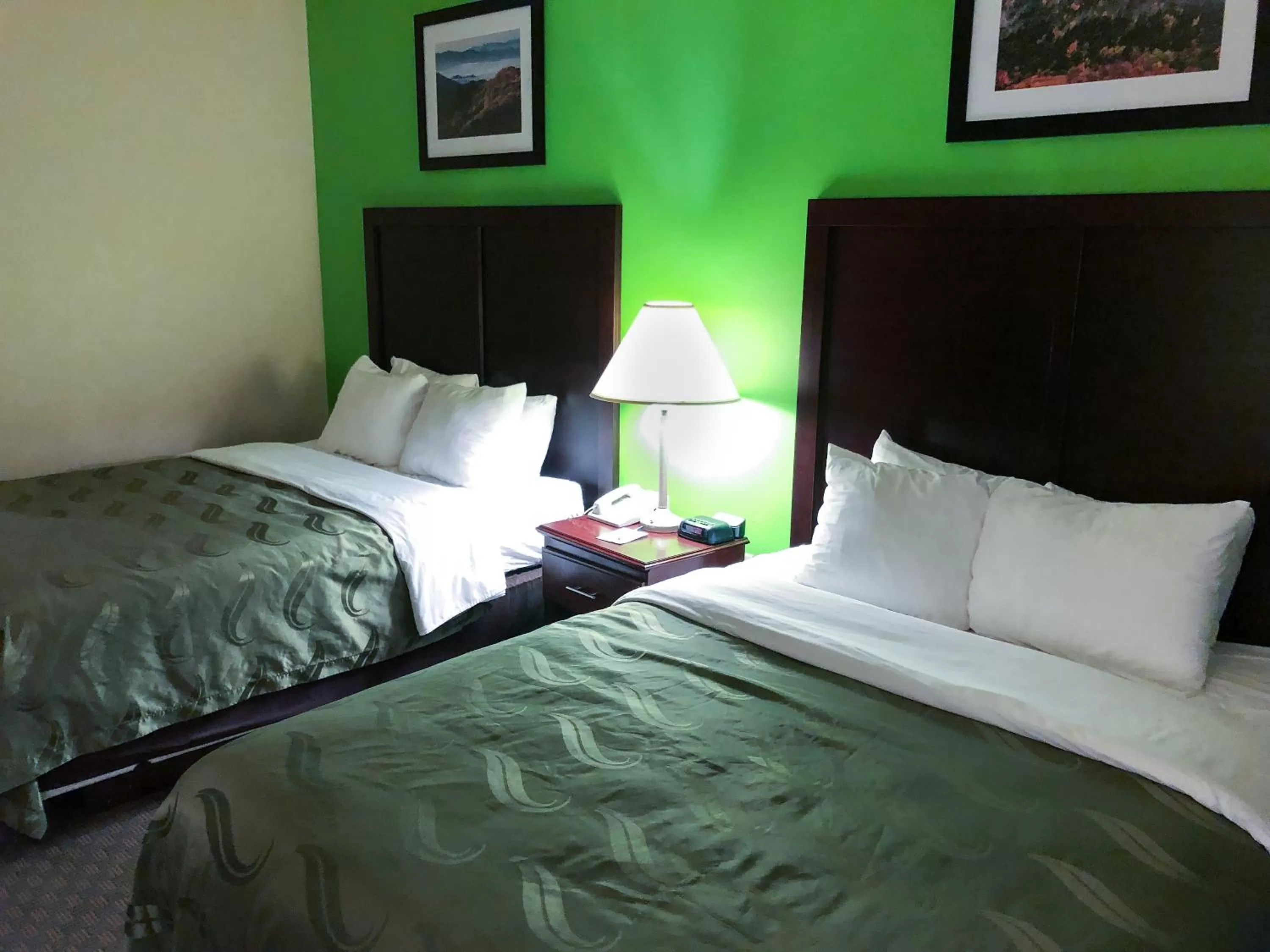 Queen Room with Two Queen Beds - Non-Smoking in Quality Inn & Suites of Alma - Northeast from Fort Smith