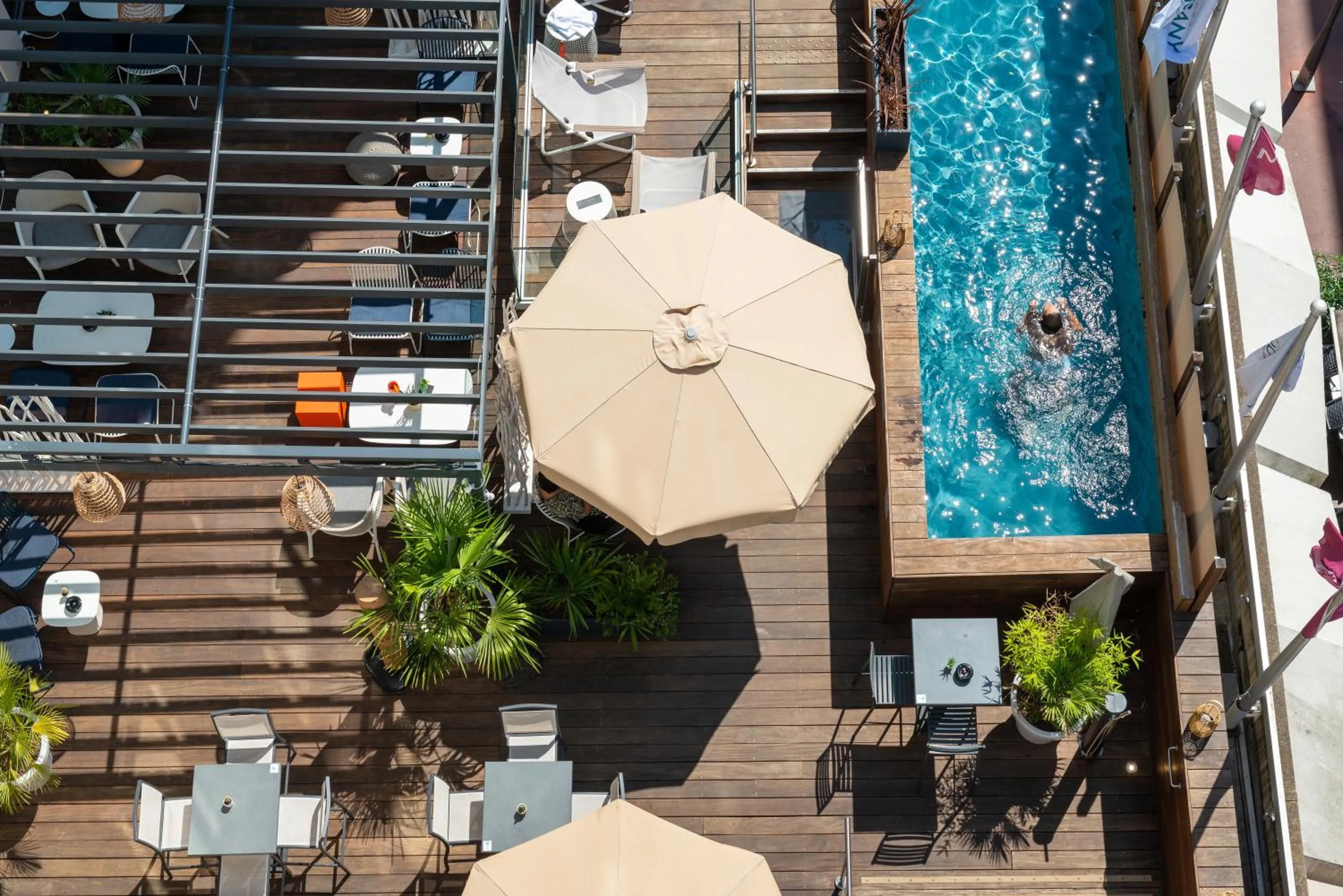 Swimming pool in Mercure Toulouse Centre Saint-Georges