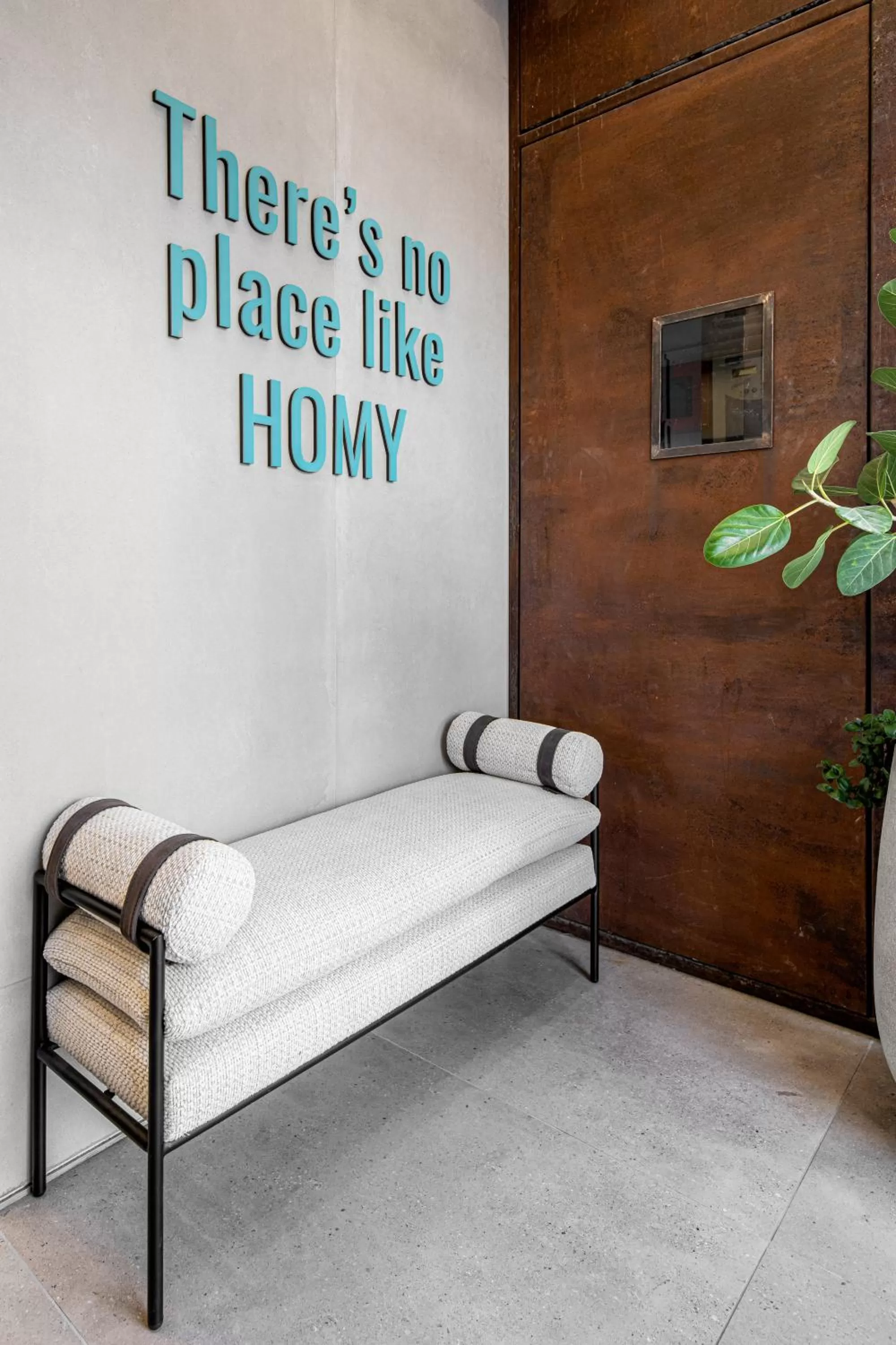 Facade/entrance in Mate GEORGE - By HOMY