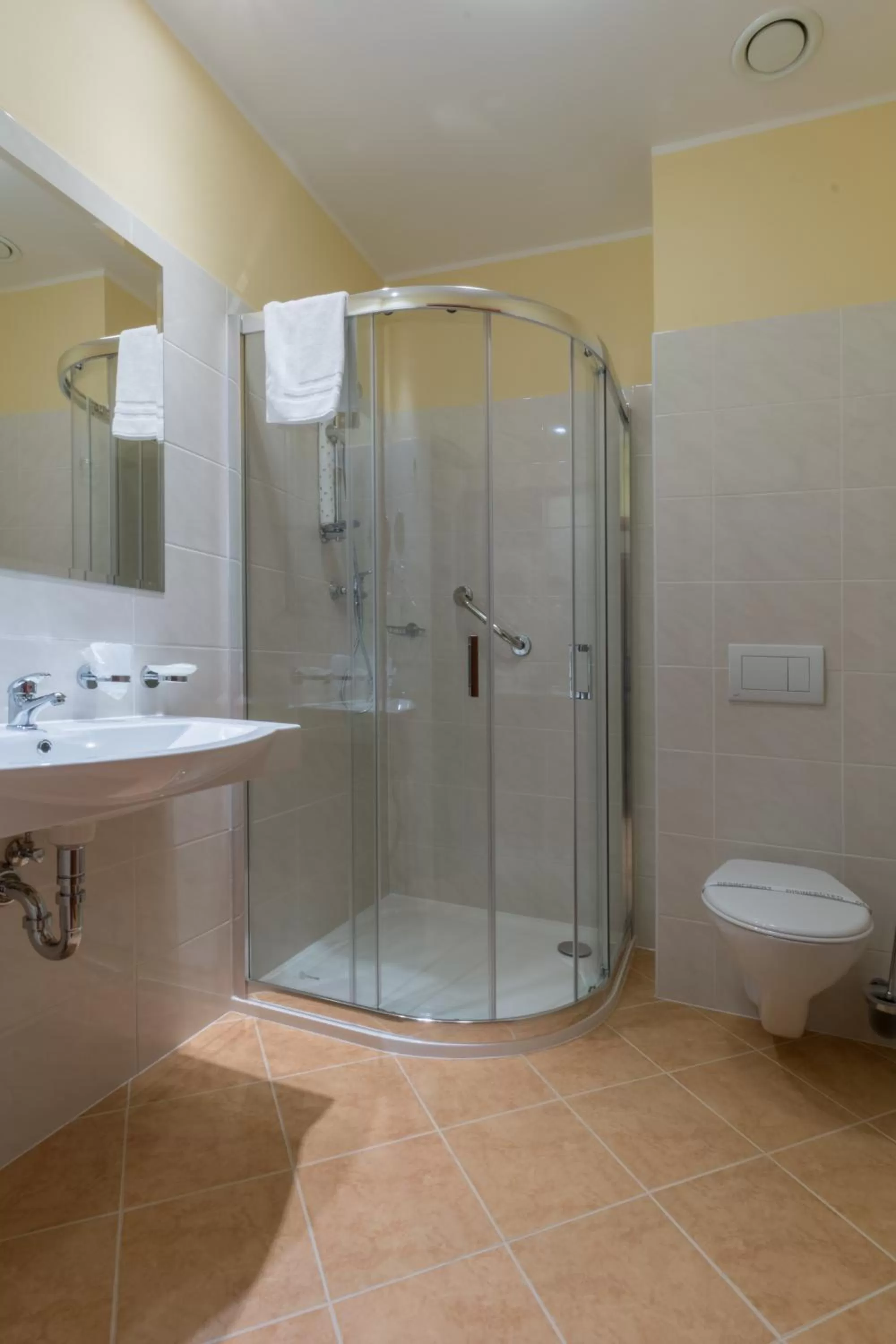 Shower in Ensana Svoboda