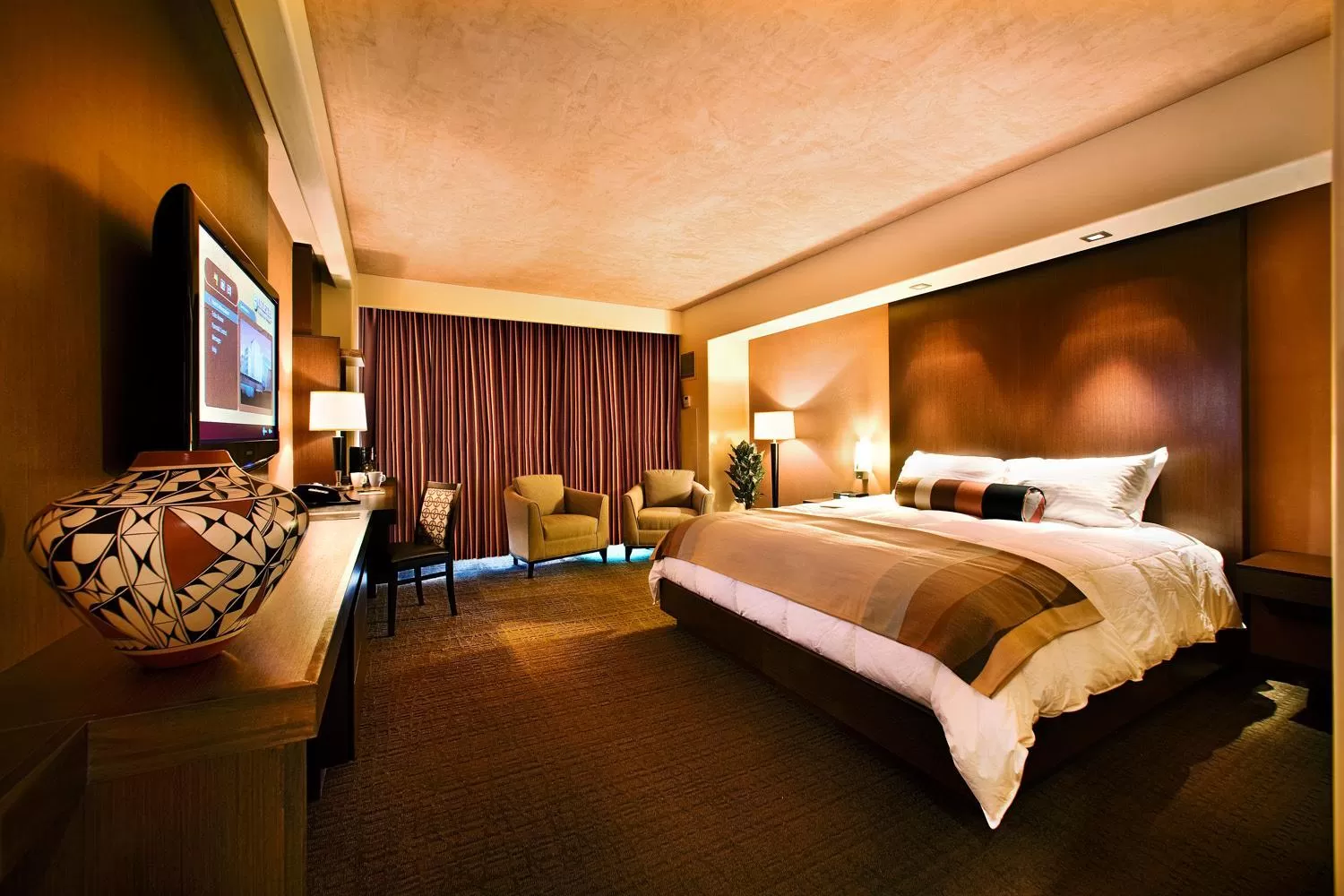 Photo of the whole room, Bed in Isleta Resort & Casino