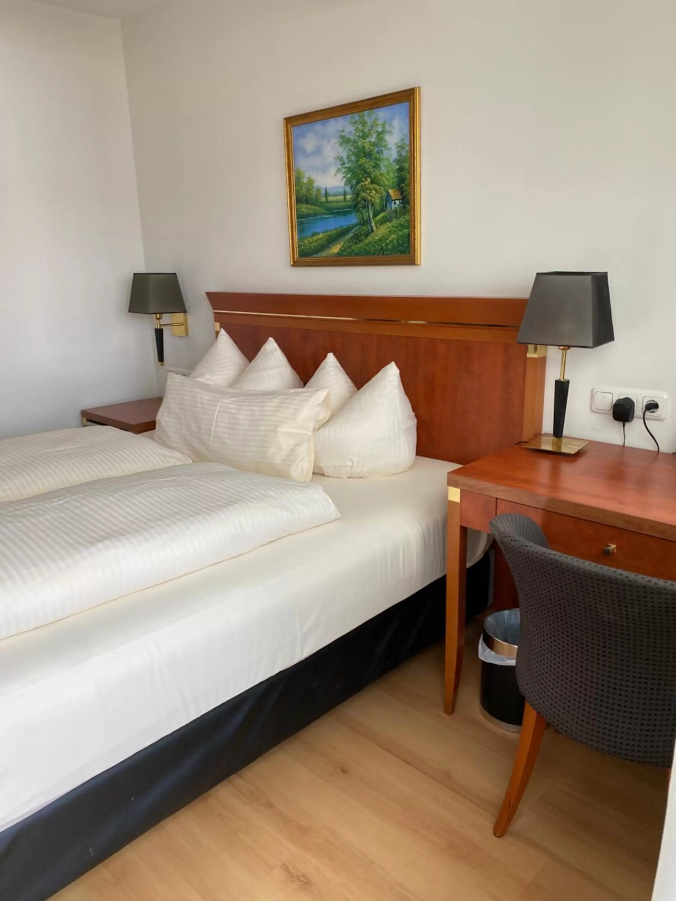 Photo of the whole room, Bed in Hotel Condor