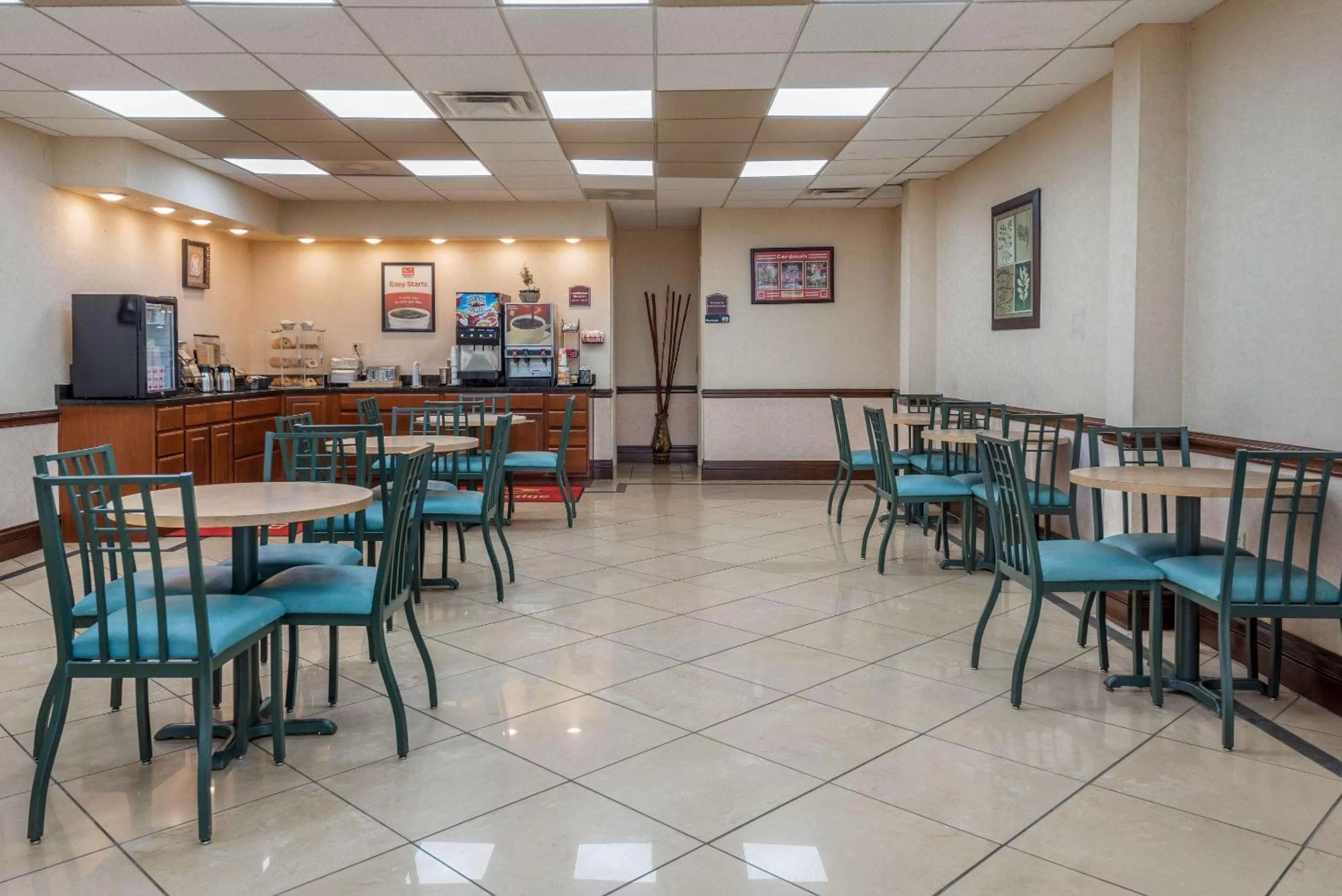 Restaurant/places to eat in Econo Lodge Louisville Downtown