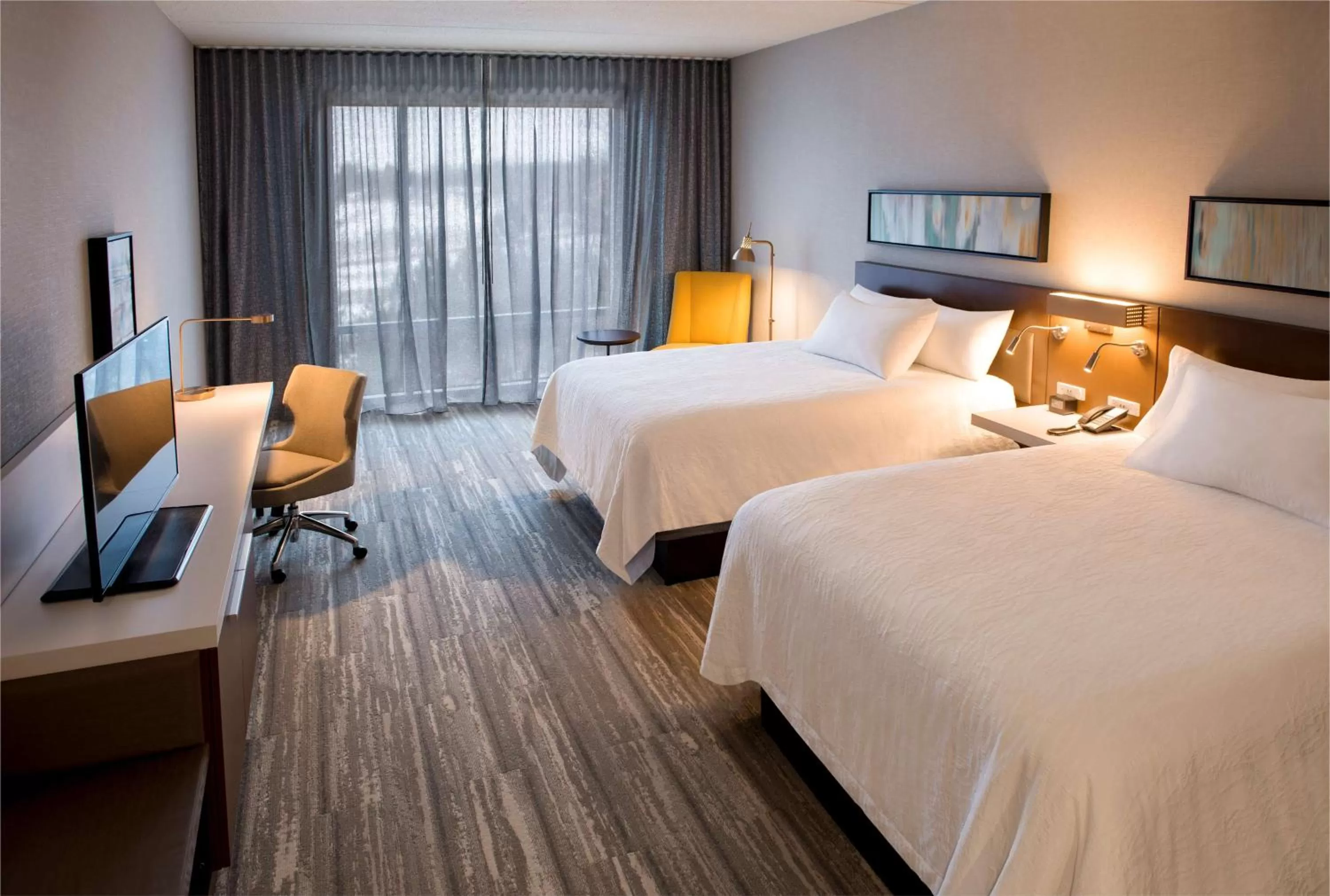 Bedroom, Bed in Hilton Garden Inn Wausau, WI