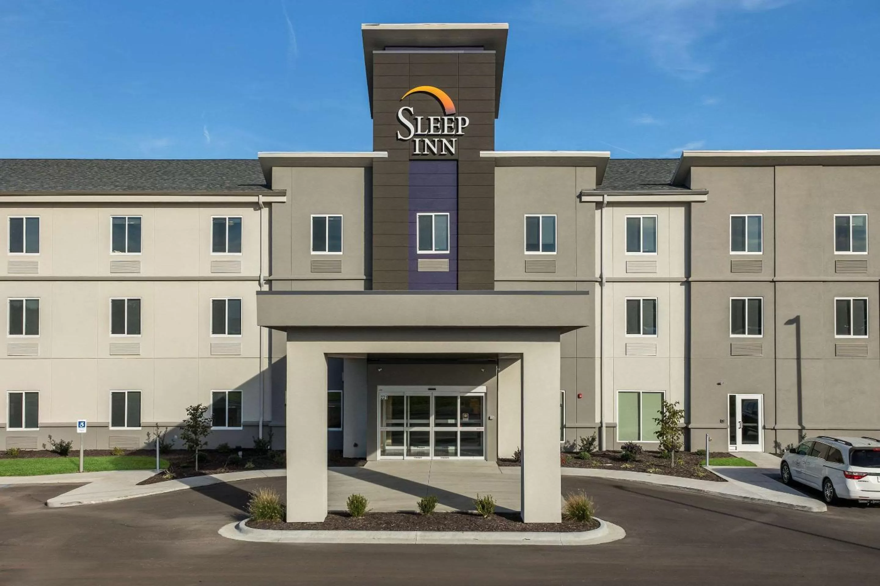 Property building in Sleep Inn & Suites Webb City