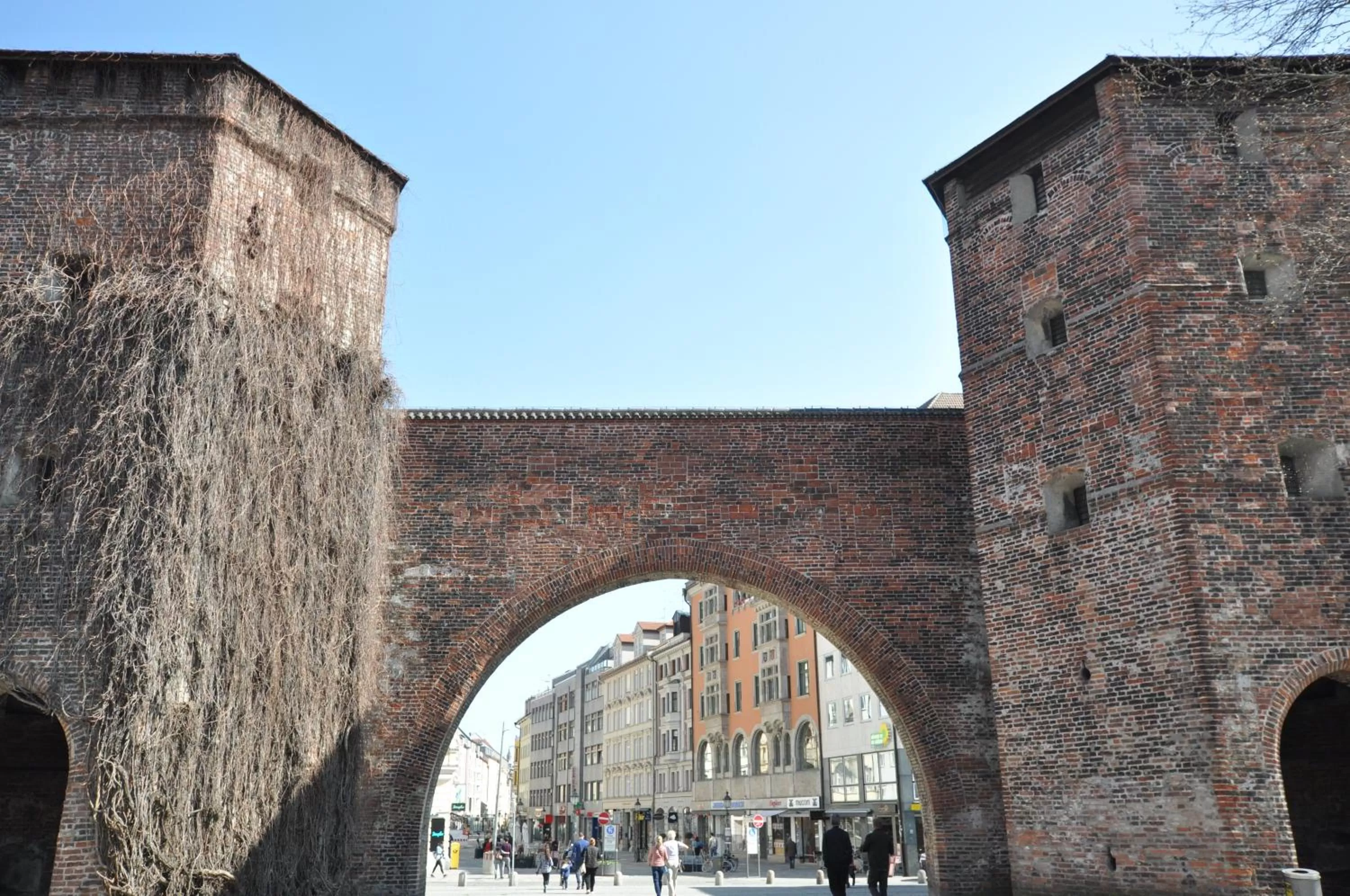 Nearby landmark in Hotel Altmünchen by Blattl