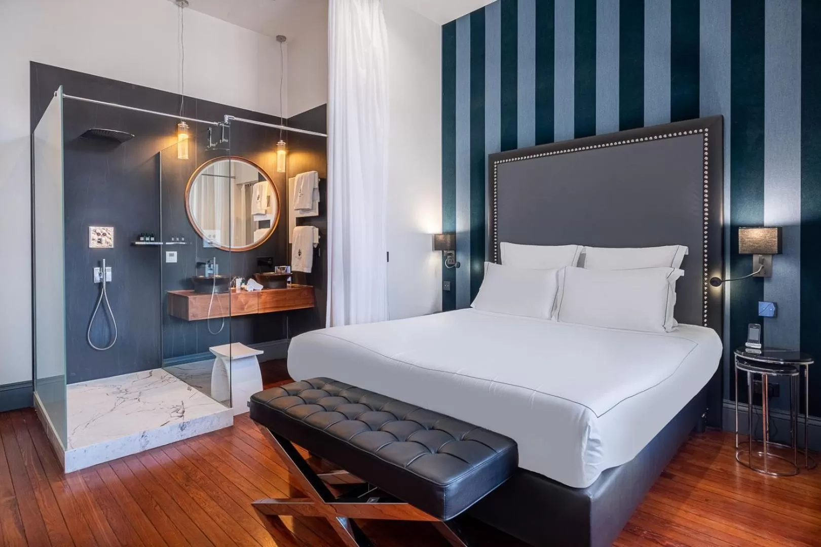 Bedroom, Bed in Le Palais Gallien Hôtel & Spa